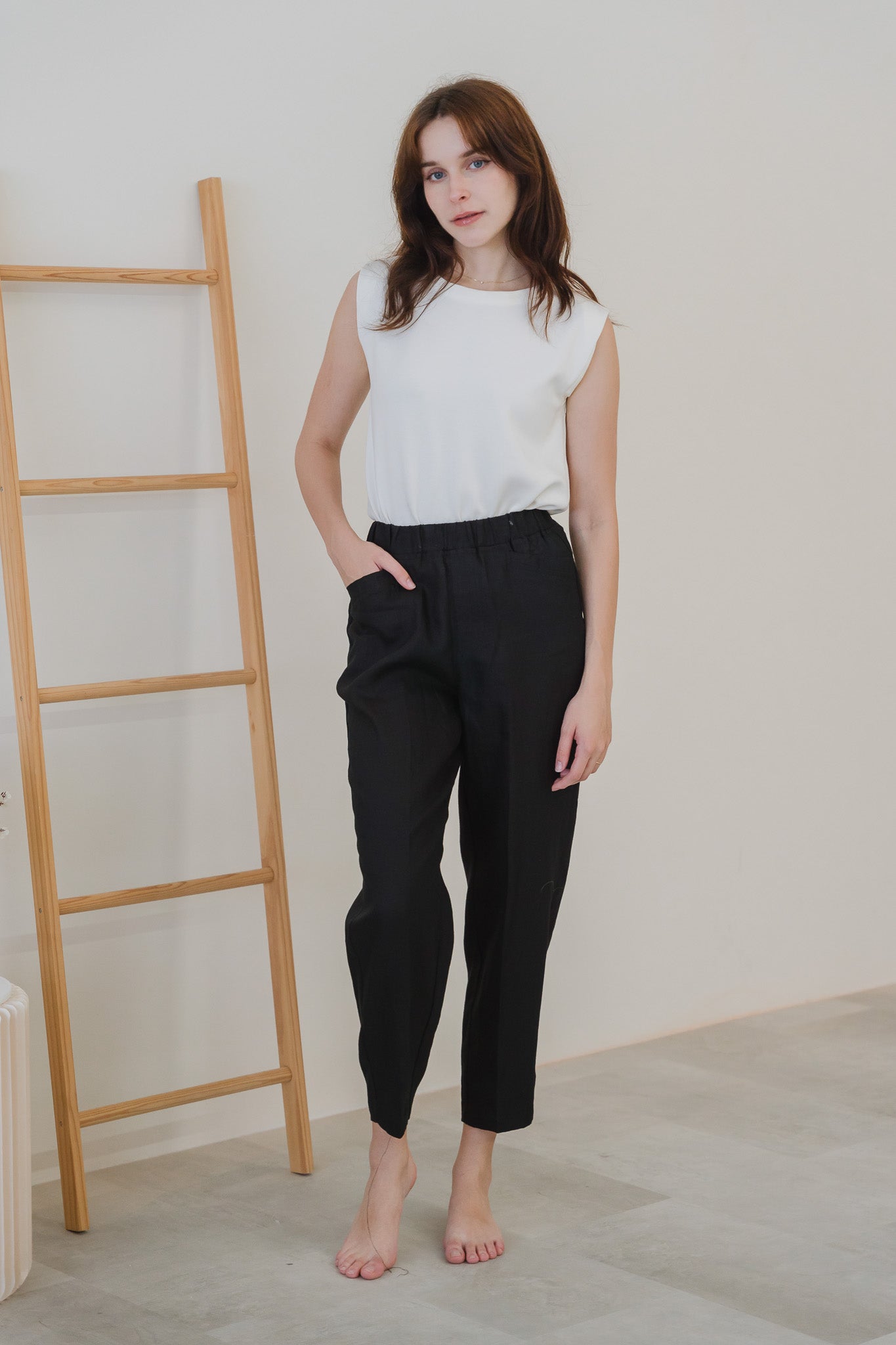 Core Essentials Linen Pants in Black