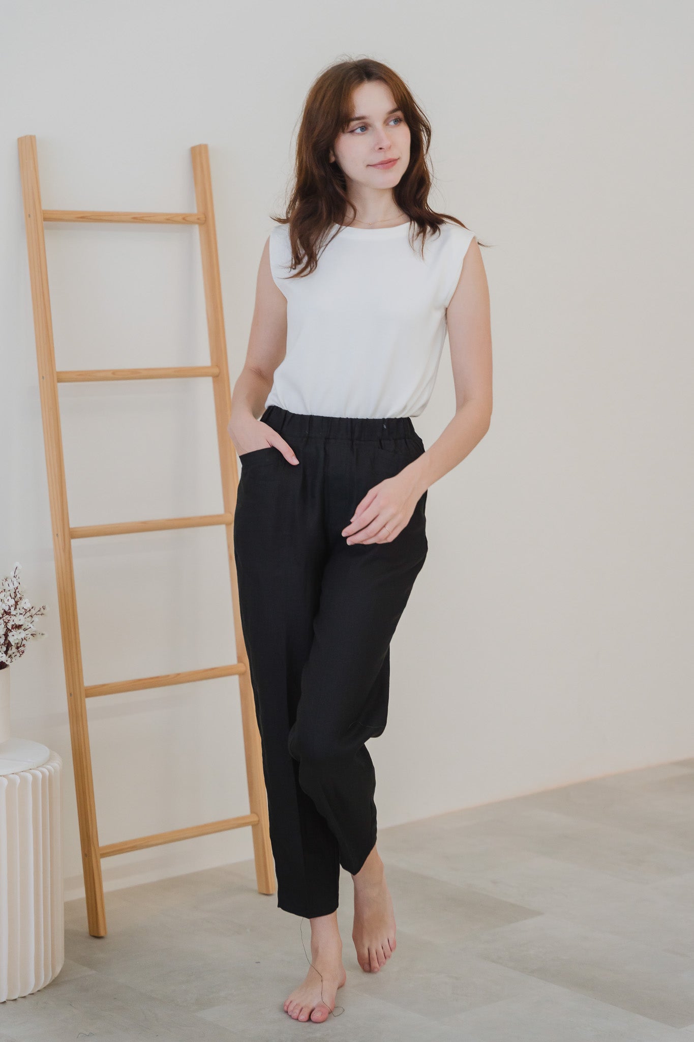 Core Essentials Linen Pants in Black