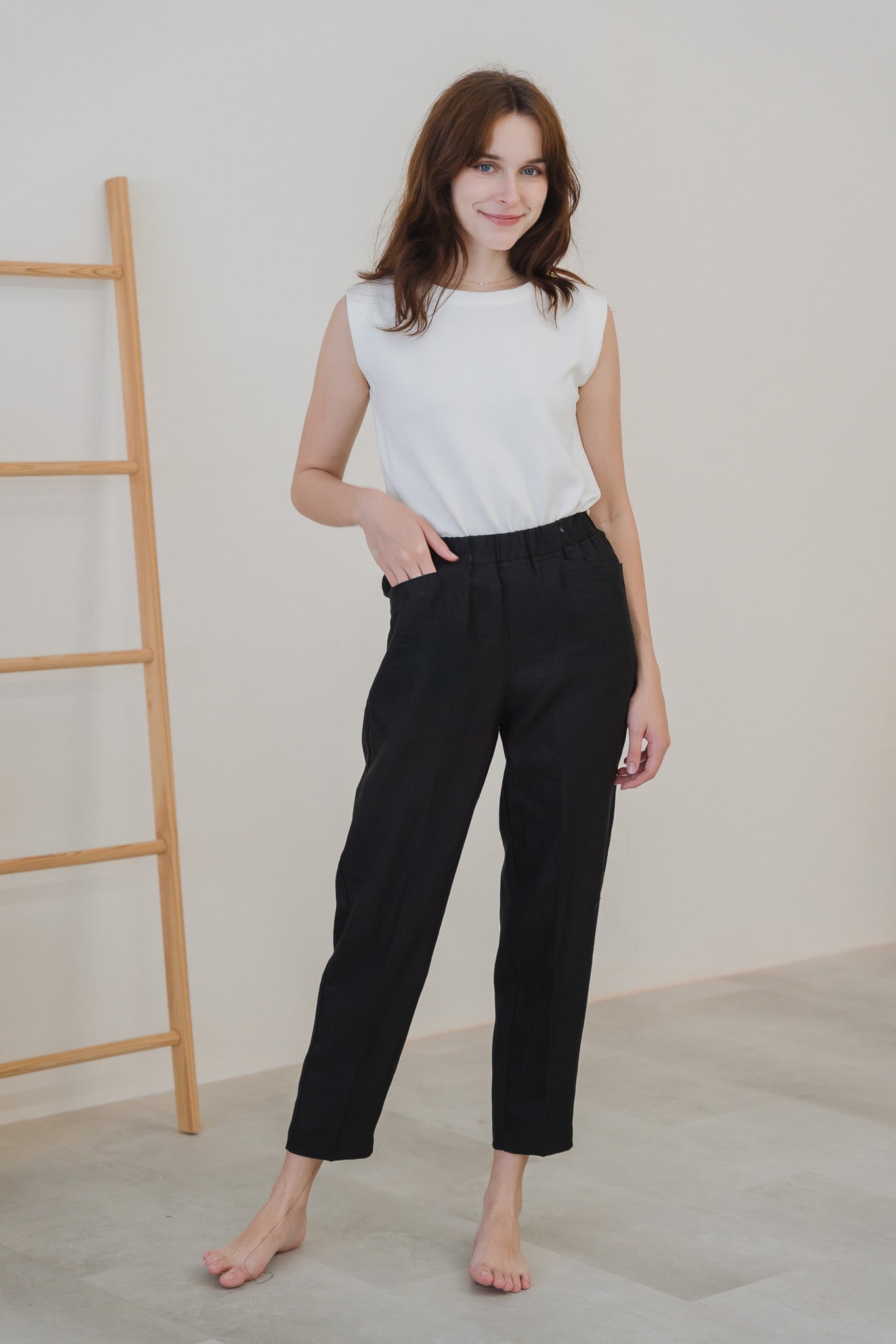 Core Essentials Linen Pants in Black