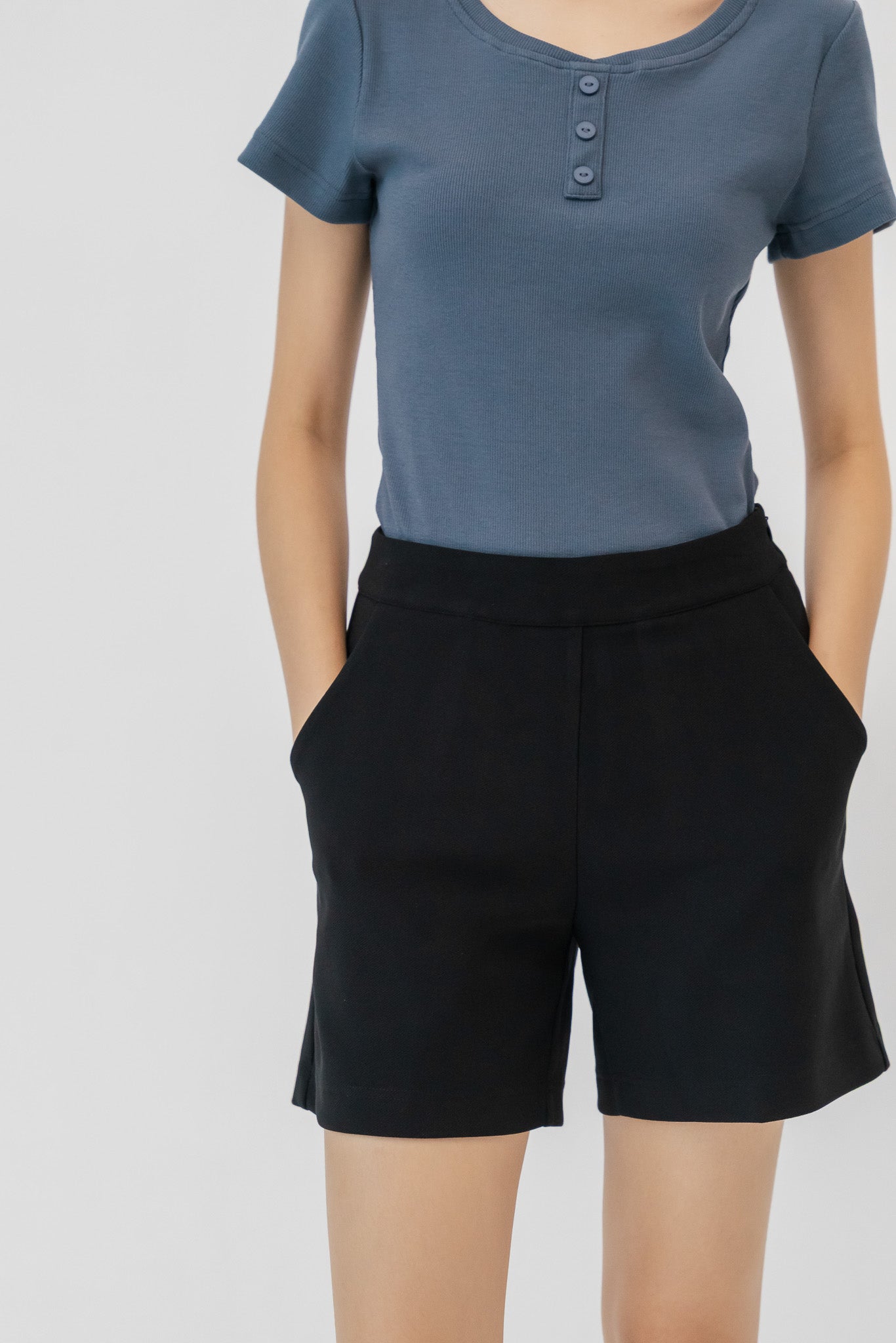 Jodie Clean Cut Shorts in Black