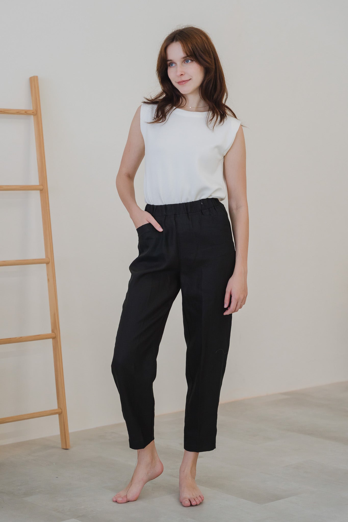 Core Essentials Linen Pants in Black