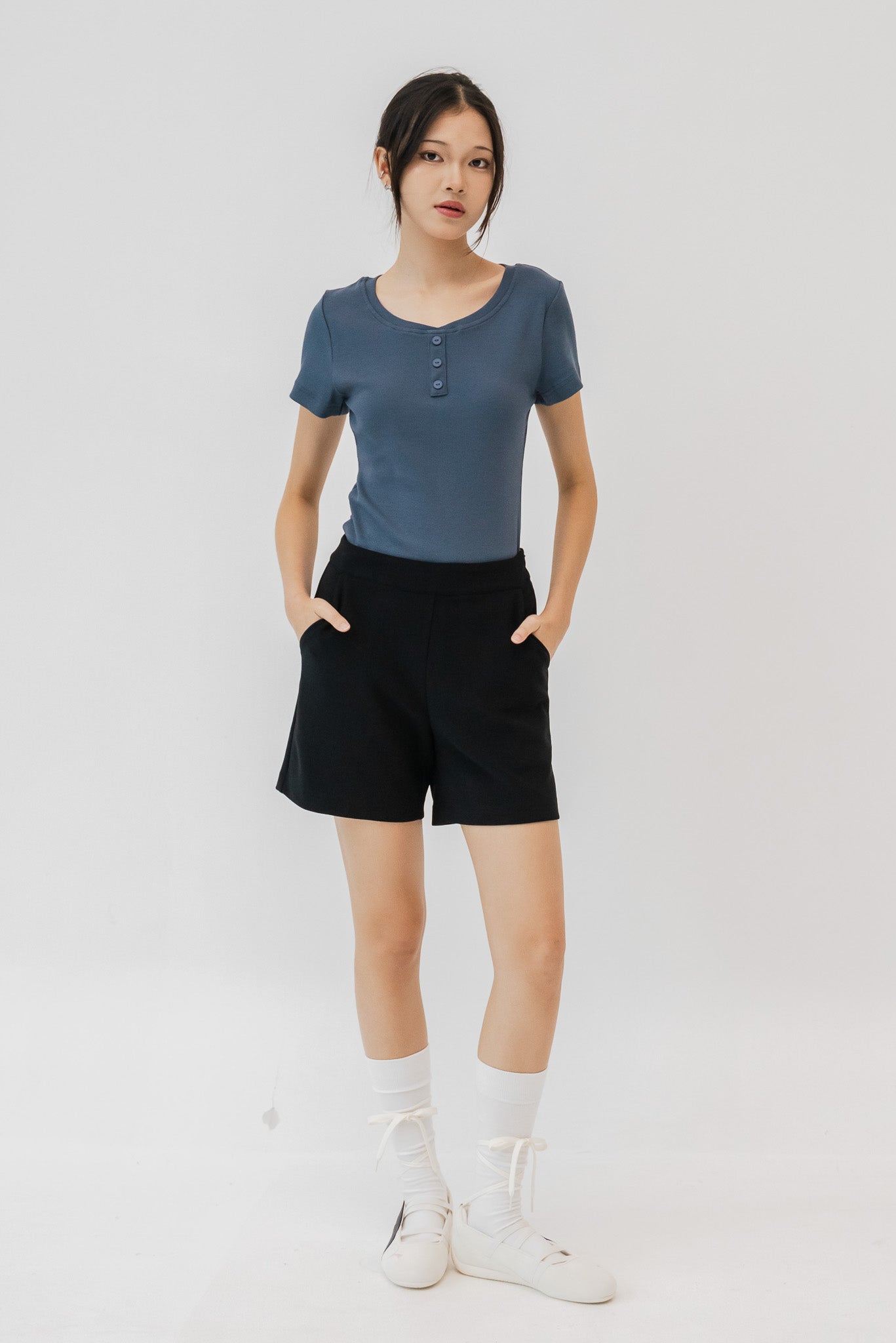 Jodie Clean Cut Shorts in Black