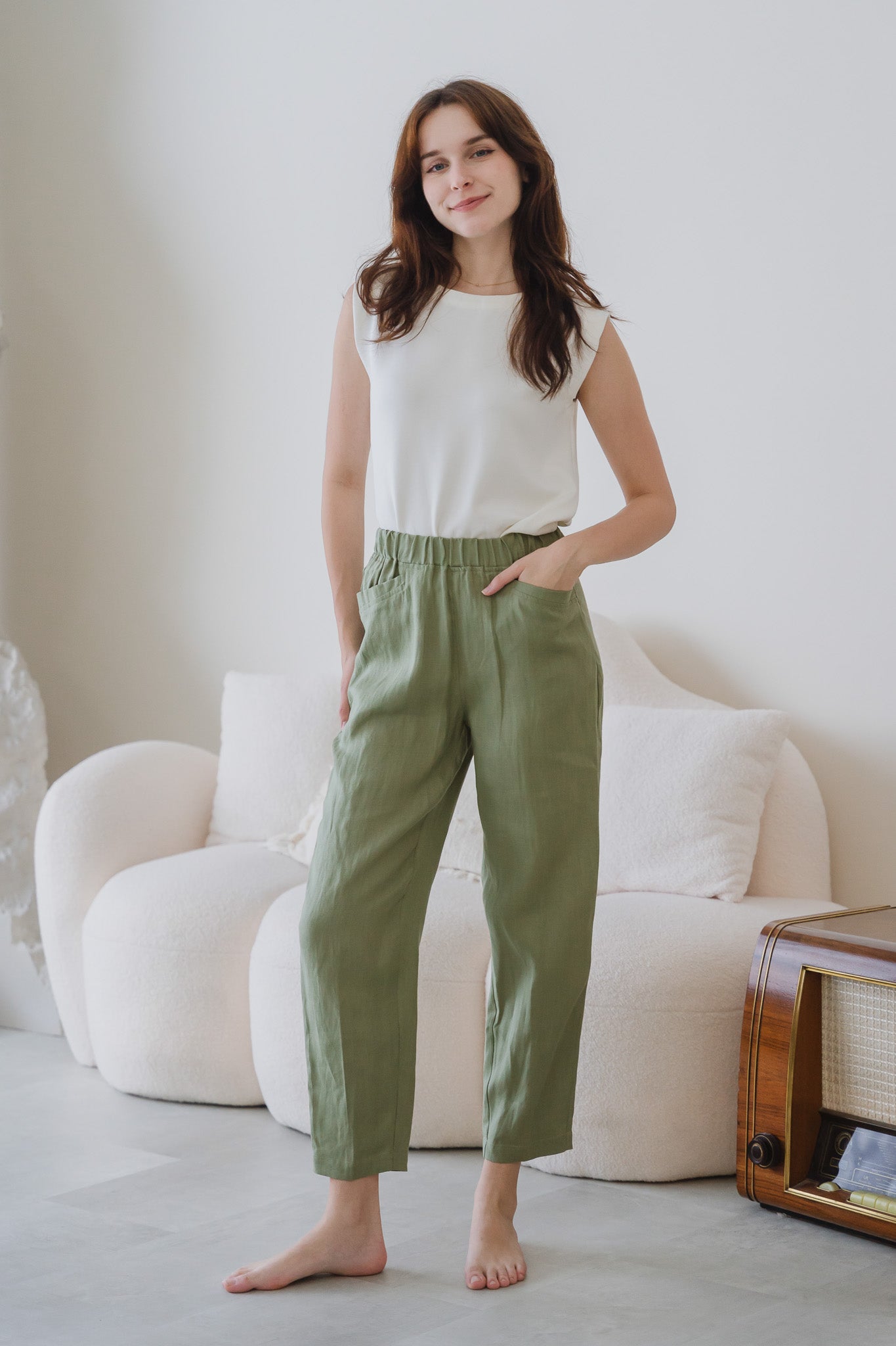 Core Essentials Linen Pants in Army Green
