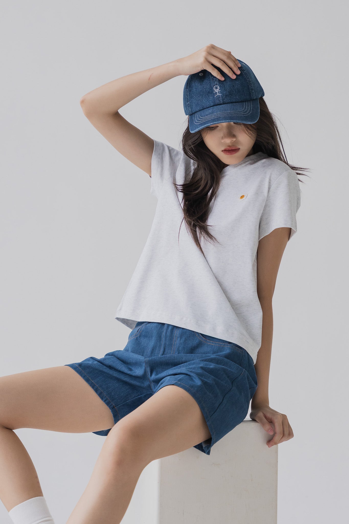 Sunny Side Up Tee in Light Gray