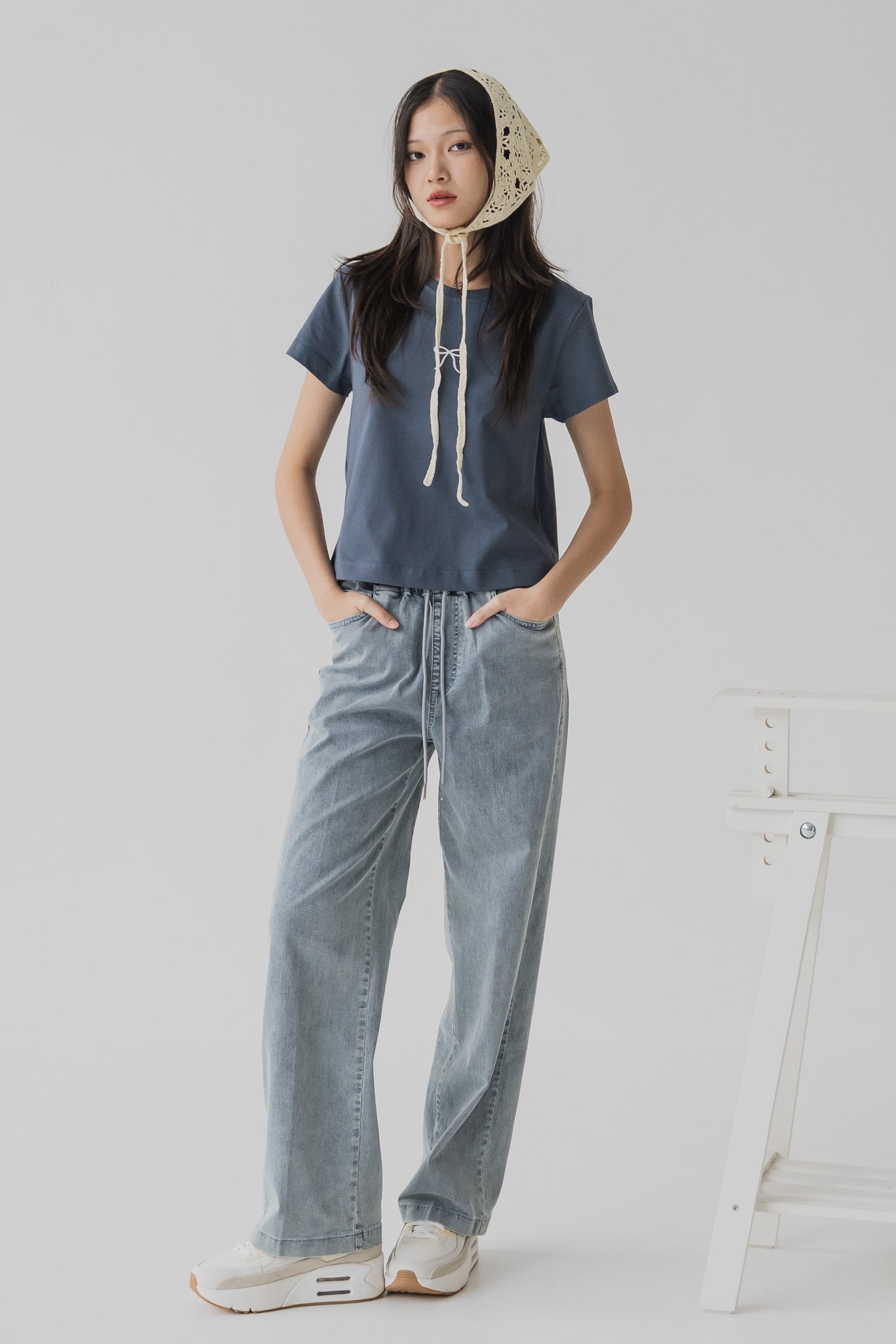 Drawstring Denim Jeans in Light Wash