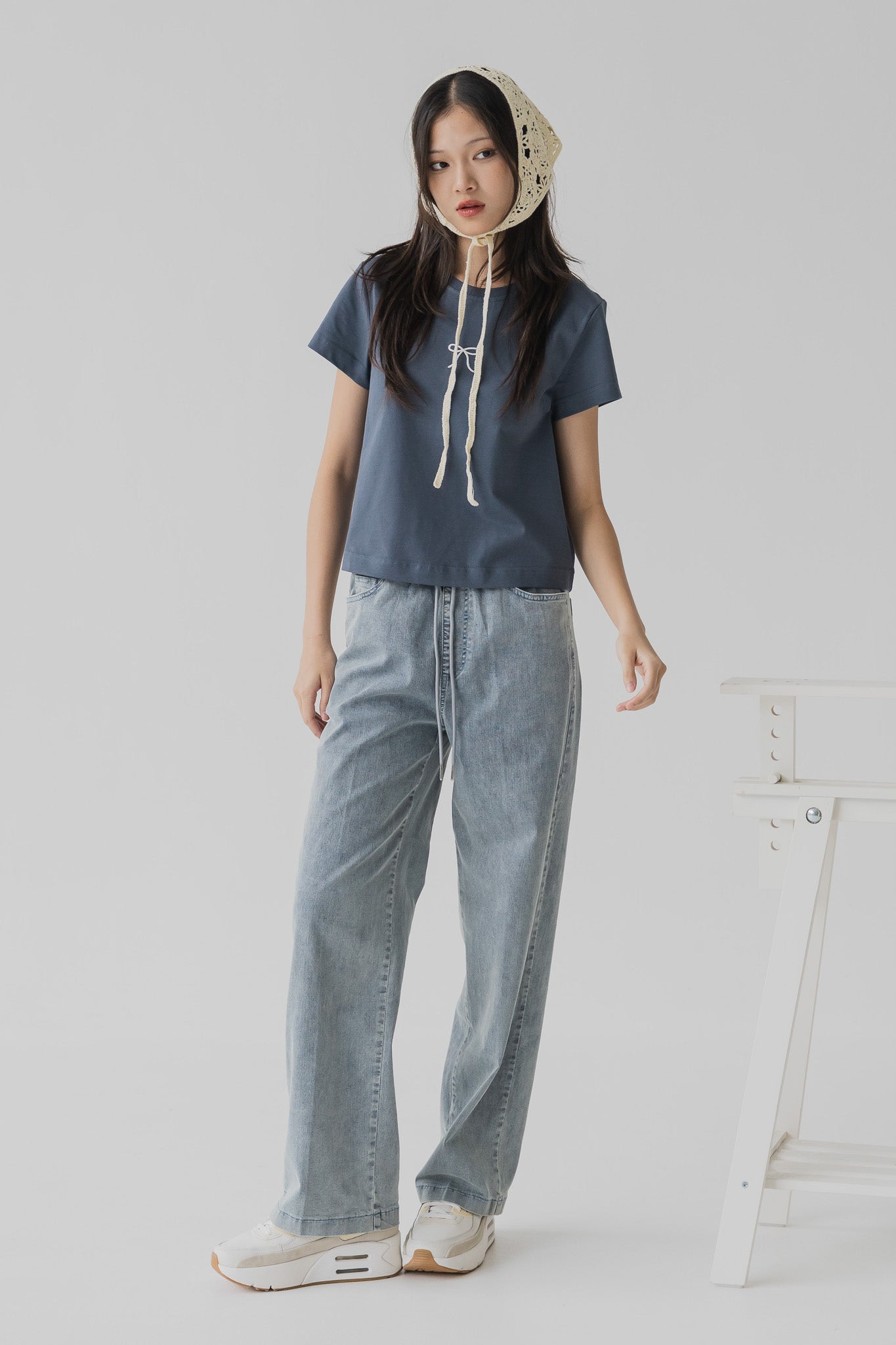 Drawstring Denim Jeans in Light Wash