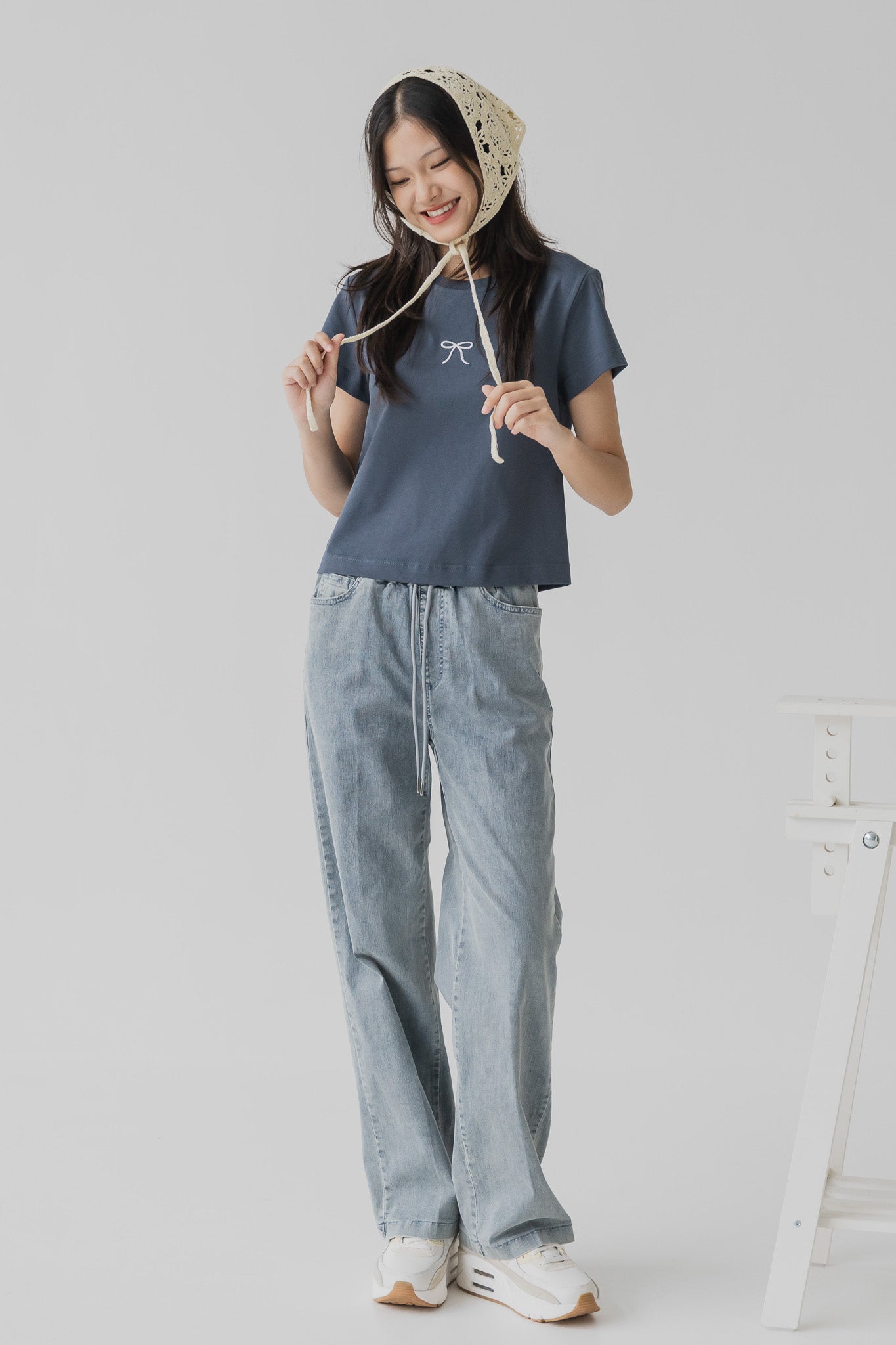 Drawstring Denim Jeans in Light Wash
