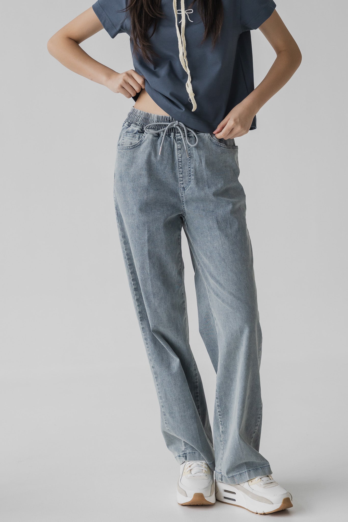 Drawstring Denim Jeans in Light Wash