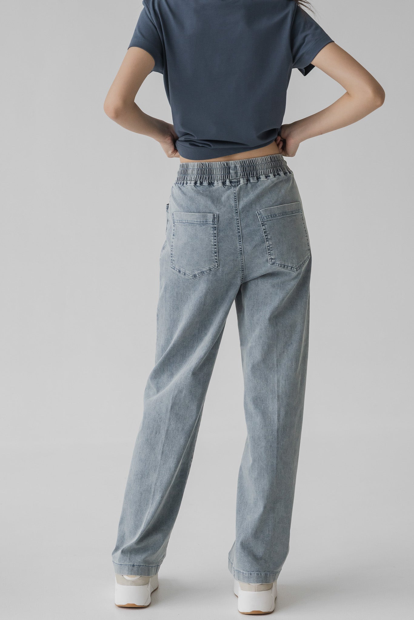 Drawstring Denim Jeans in Light Wash