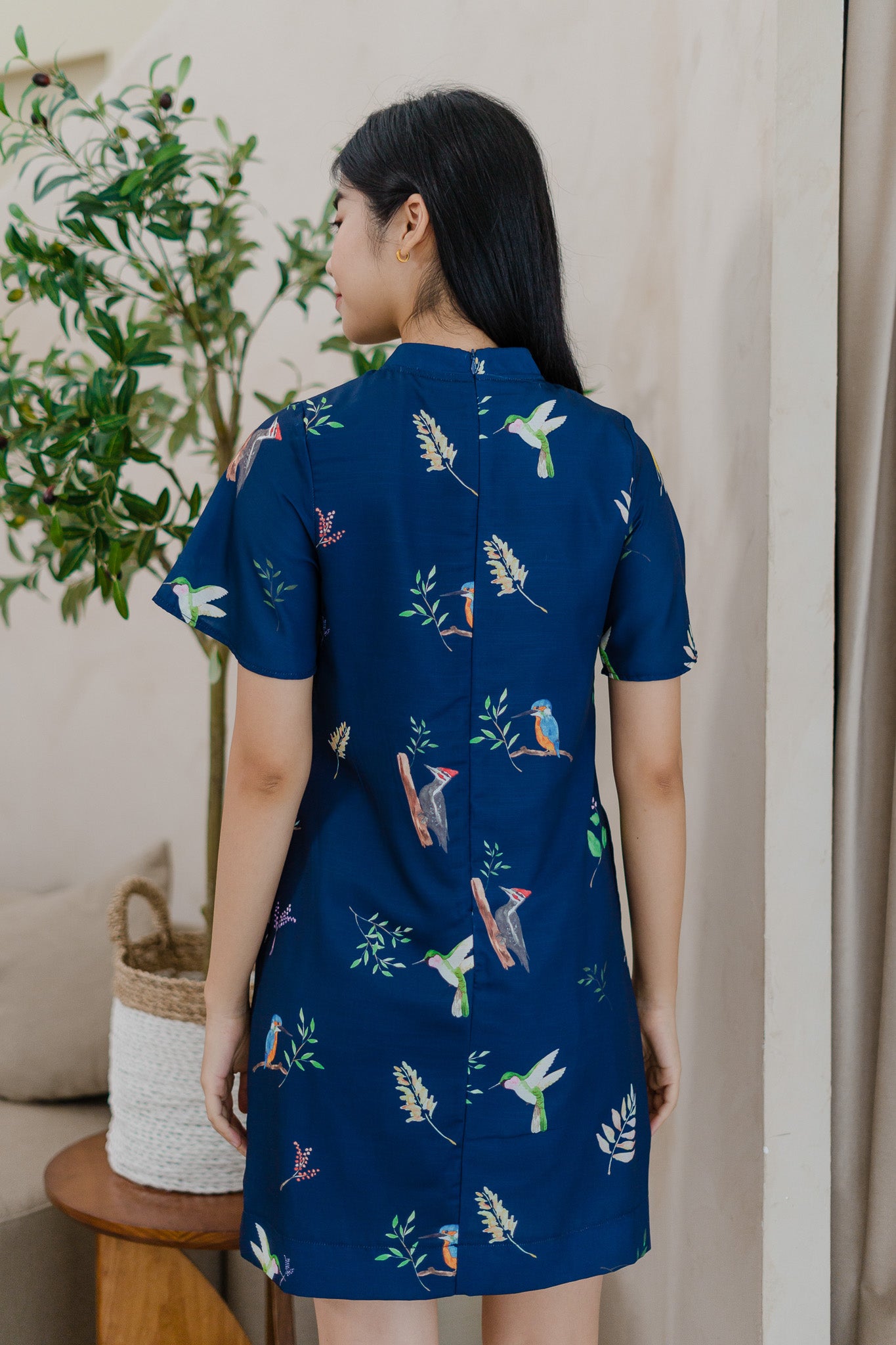 Birds Of Paradise Sleeved Cheongsam Dress in Heron