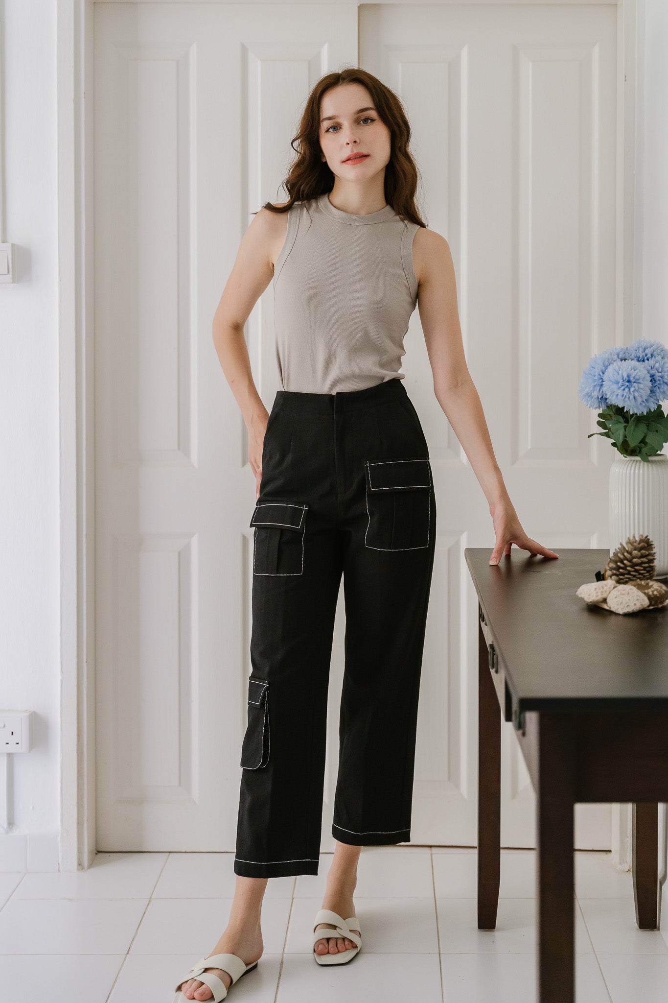 Max Contrast Stitch Cargo Pants in Black [ONLINE ONLY]