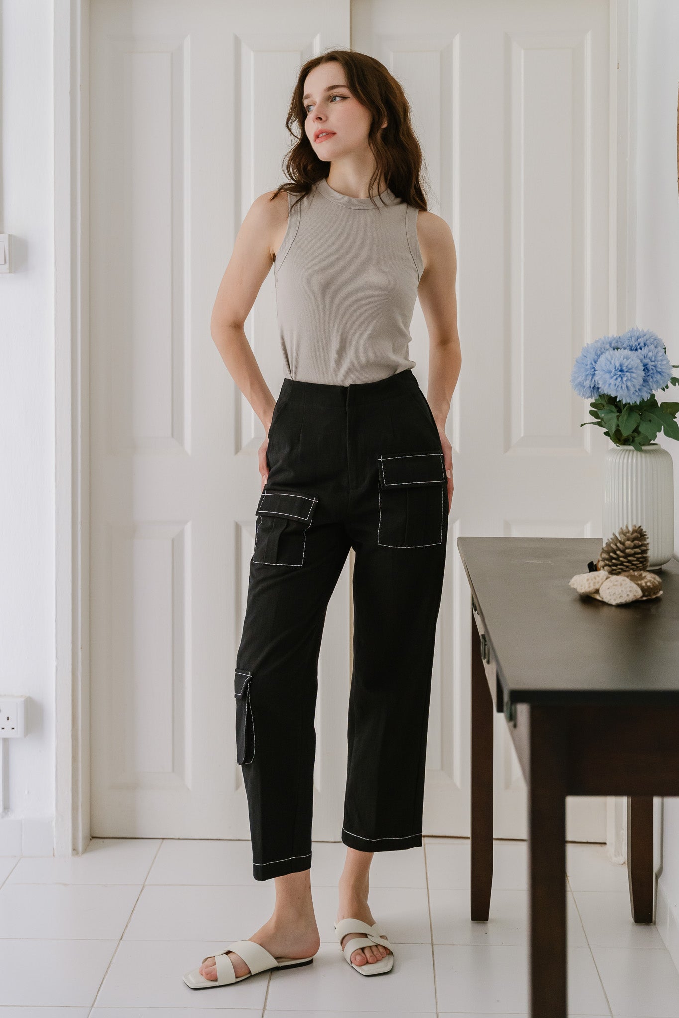 Max Contrast Stitch Cargo Pants in Black [ONLINE ONLY]