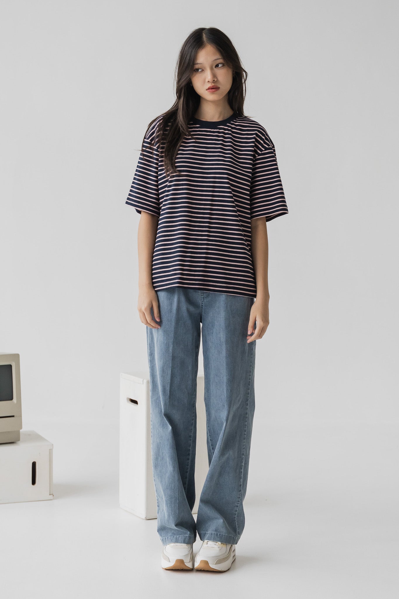 Drawstring Denim Jeans in Mid Wash