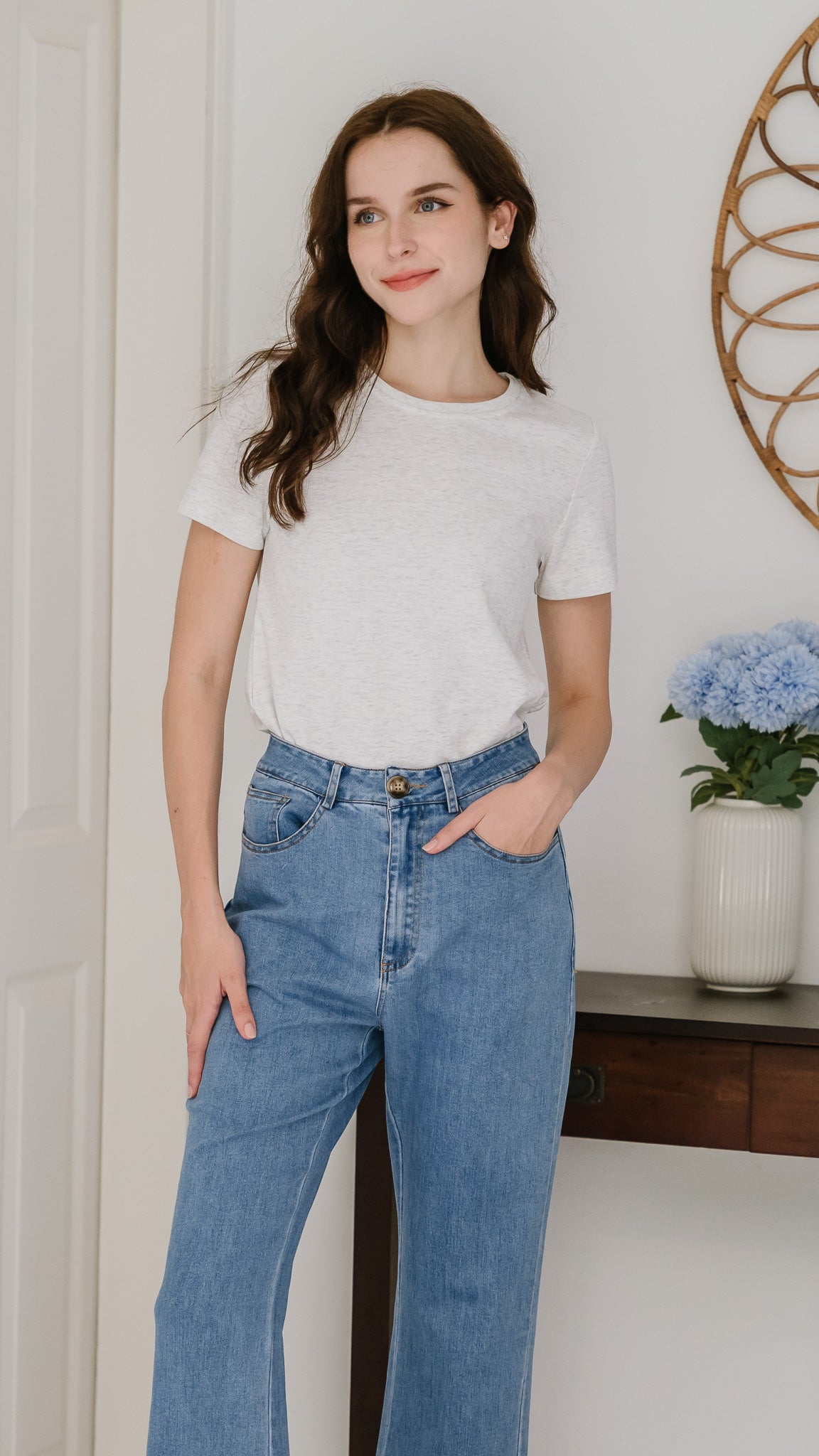 Core Essentials Basic Tee in Light Gray [ONLINE ONLY]