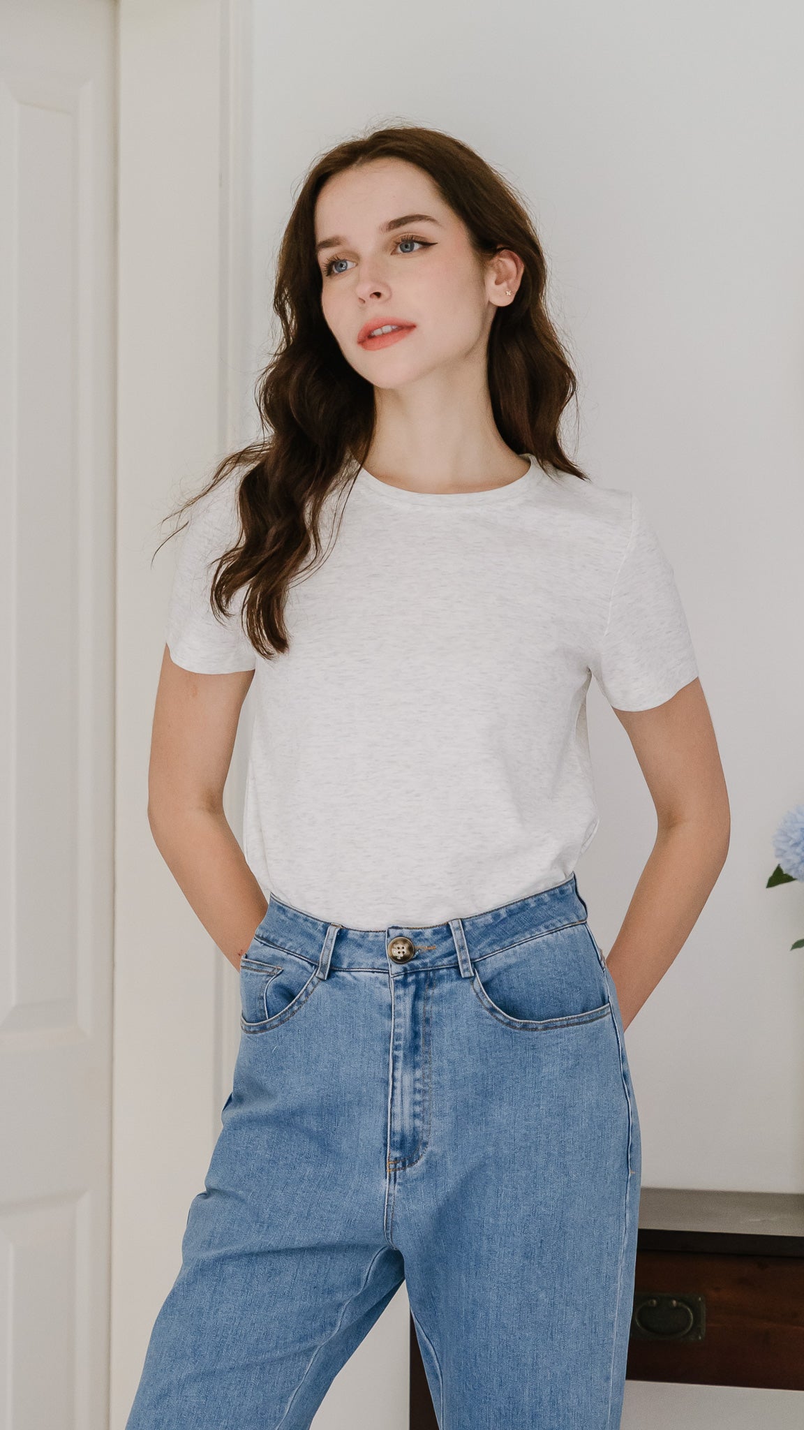 Core Essentials Basic Tee in Light Gray [ONLINE ONLY]