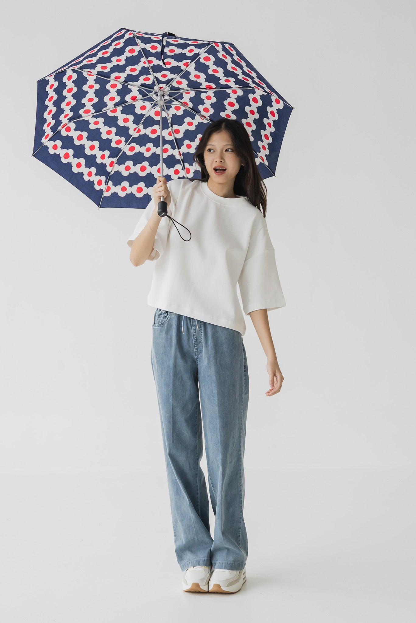 Drawstring Denim Jeans in Mid Wash