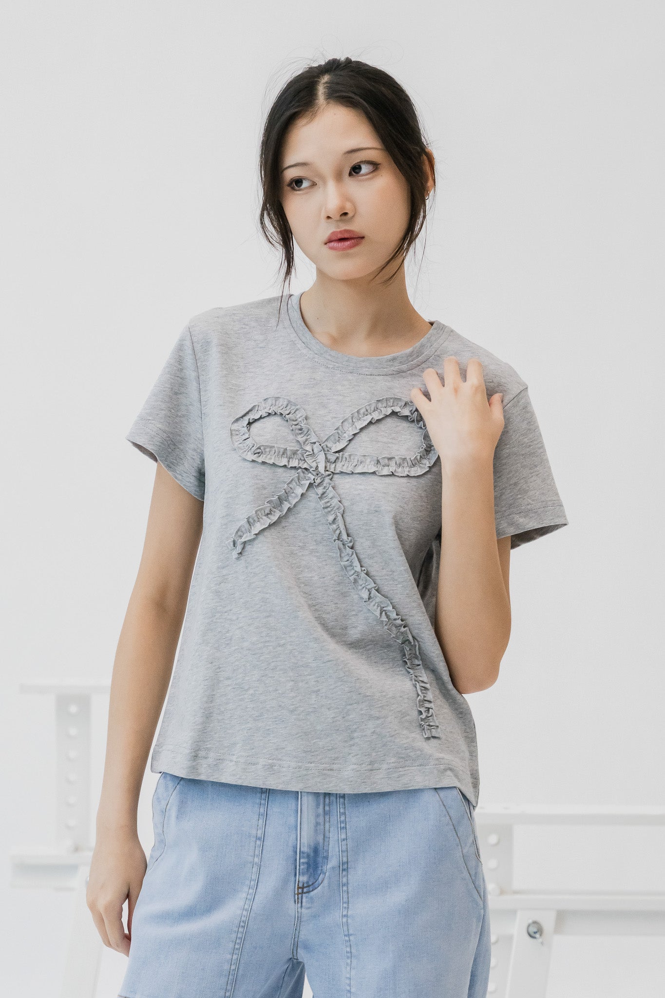 Ruffled Ribbon Tee in Light Gray