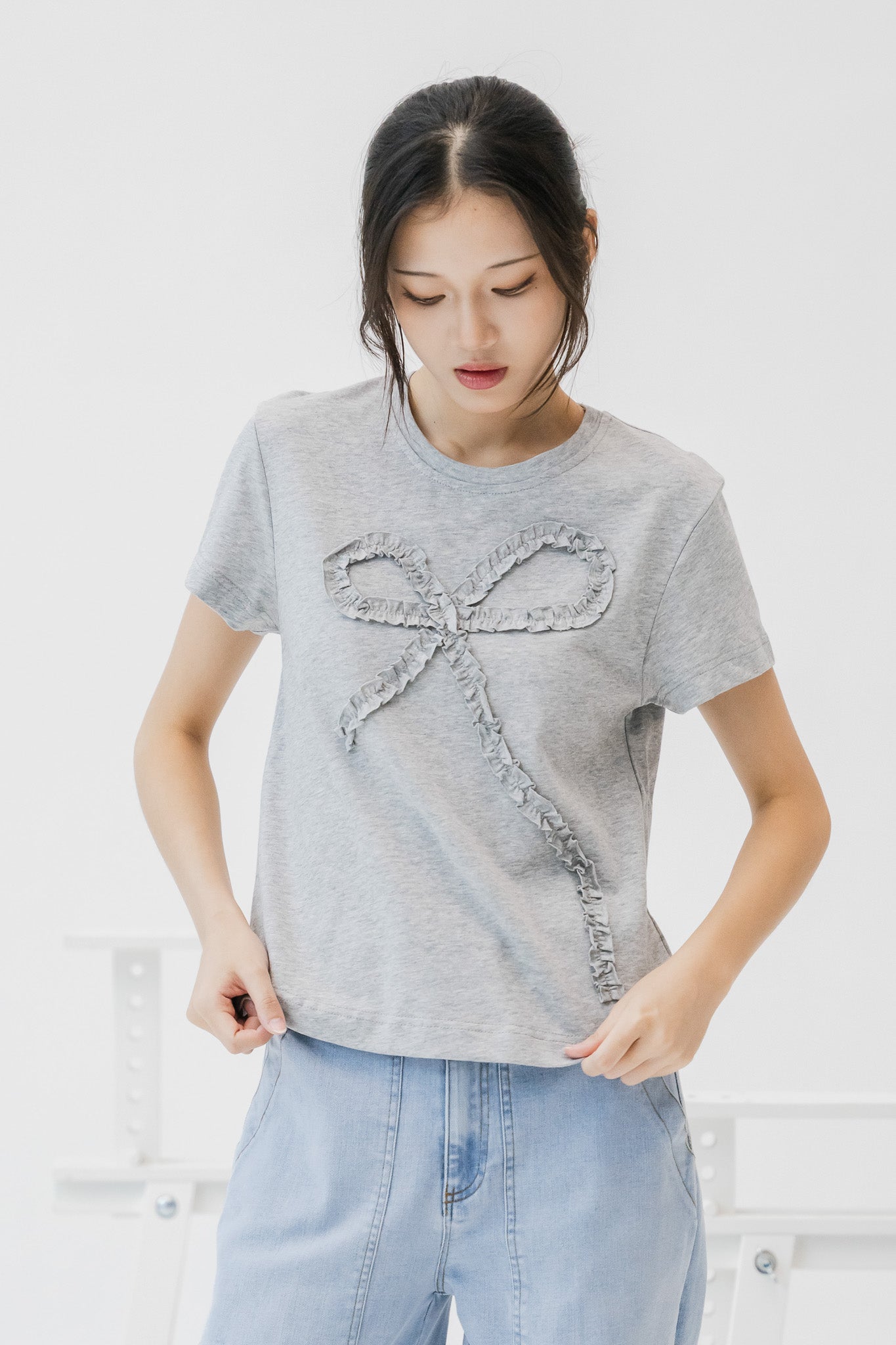Ruffled Ribbon Tee in Light Gray