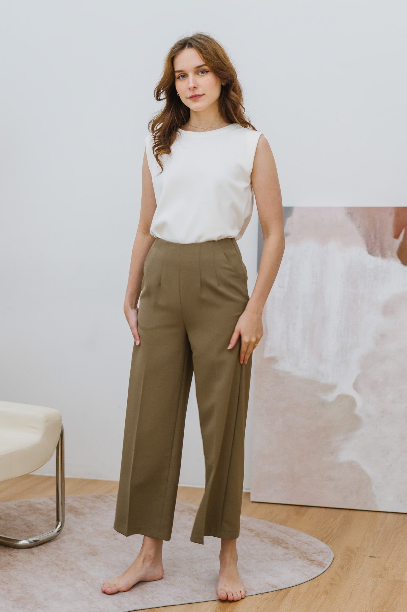 An Essential Long Broad Pants in Khaki