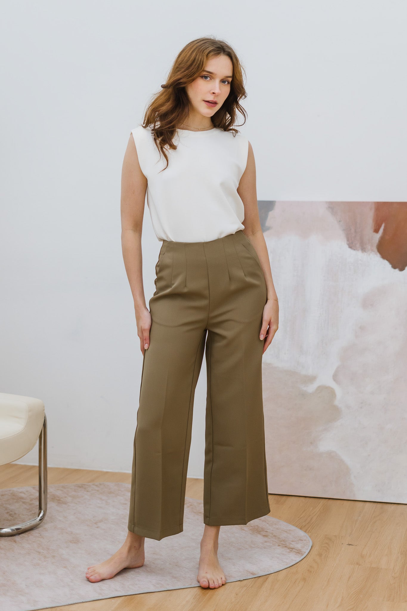 An Essential Long Broad Pants in Khaki