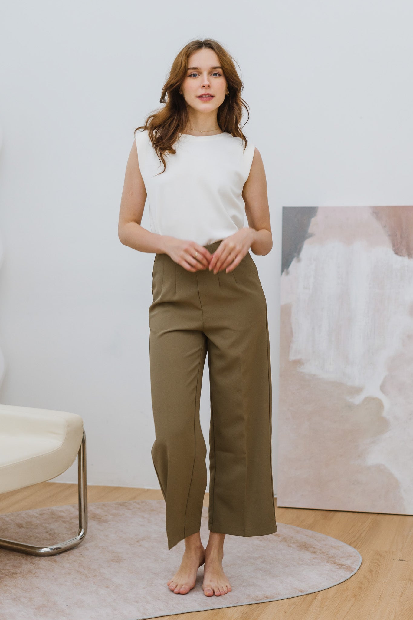 An Essential Long Broad Pants in Khaki