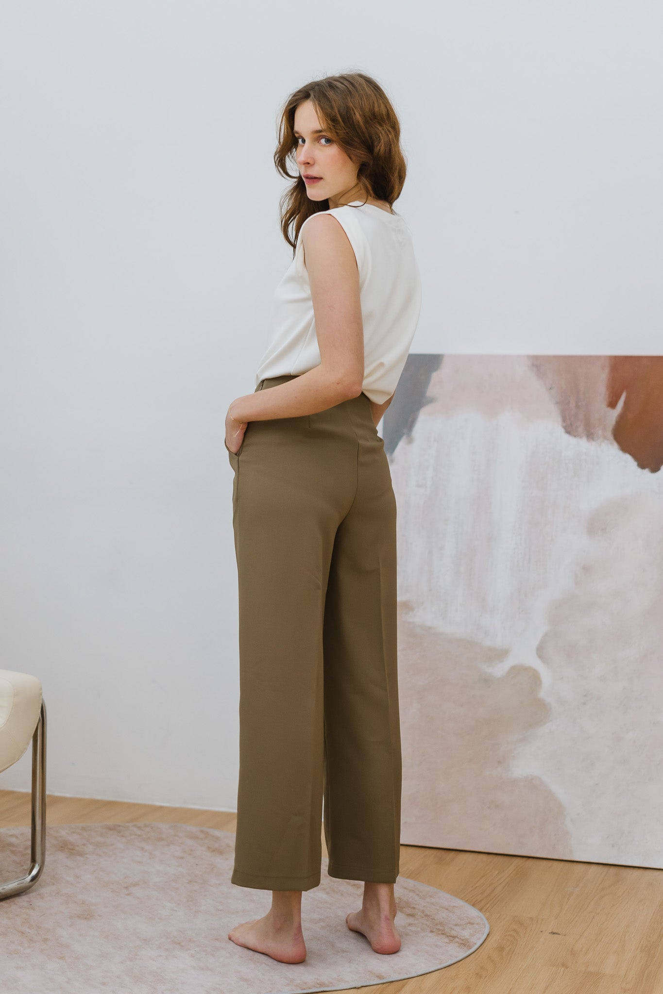 An Essential Long Broad Pants in Khaki