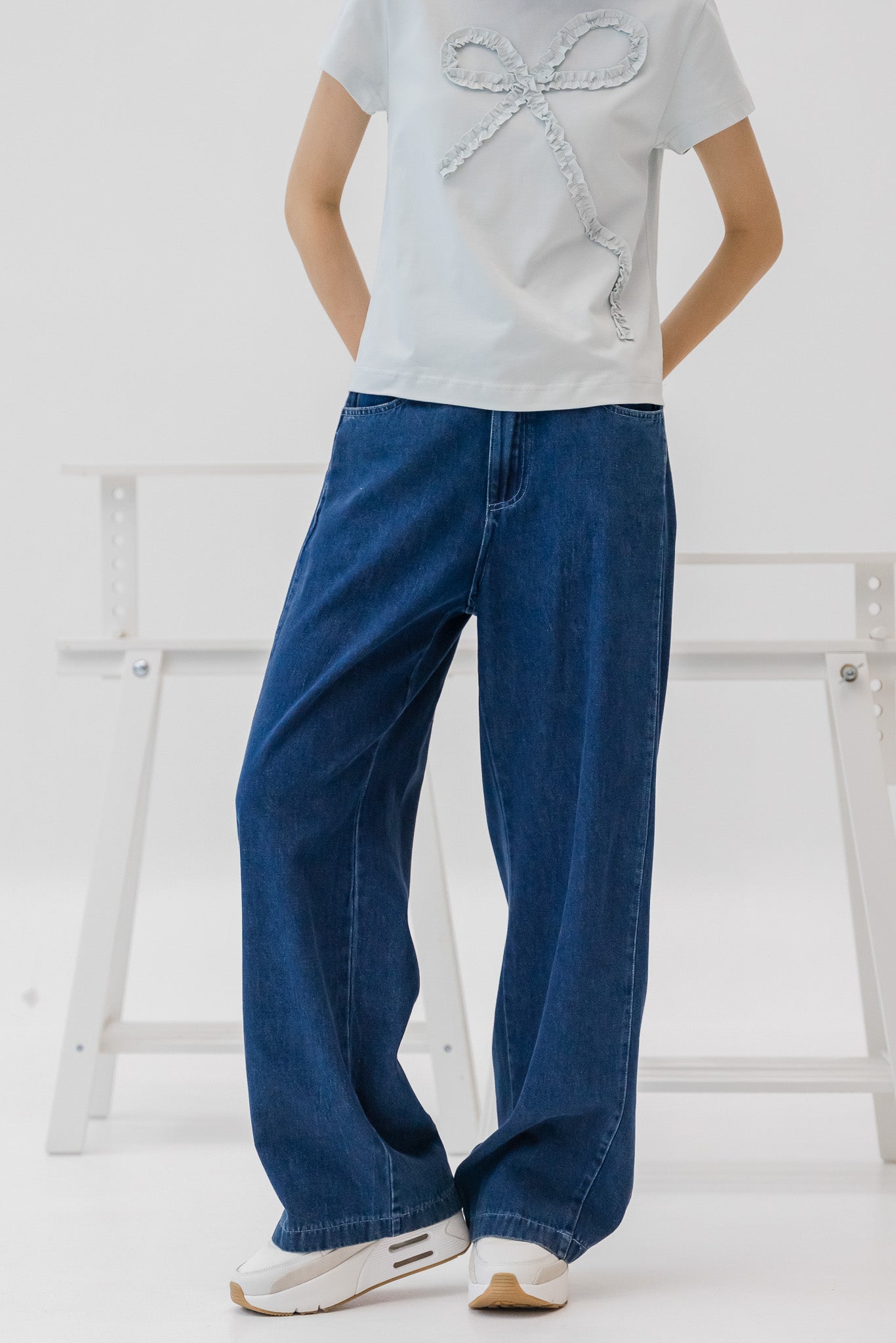 Side Pleat Baggy Jeans in Dark Wash
