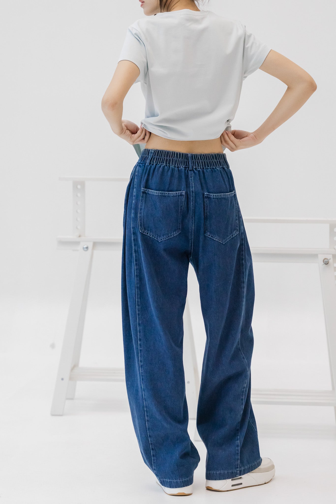 Side Pleat Baggy Jeans in Dark Wash