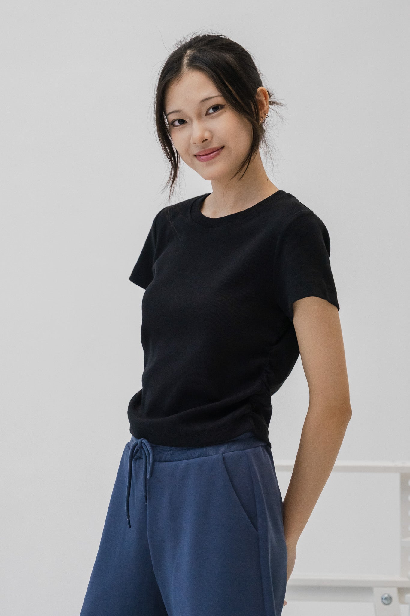 Comfy Ruched Ribbed Cropped Tee in Black