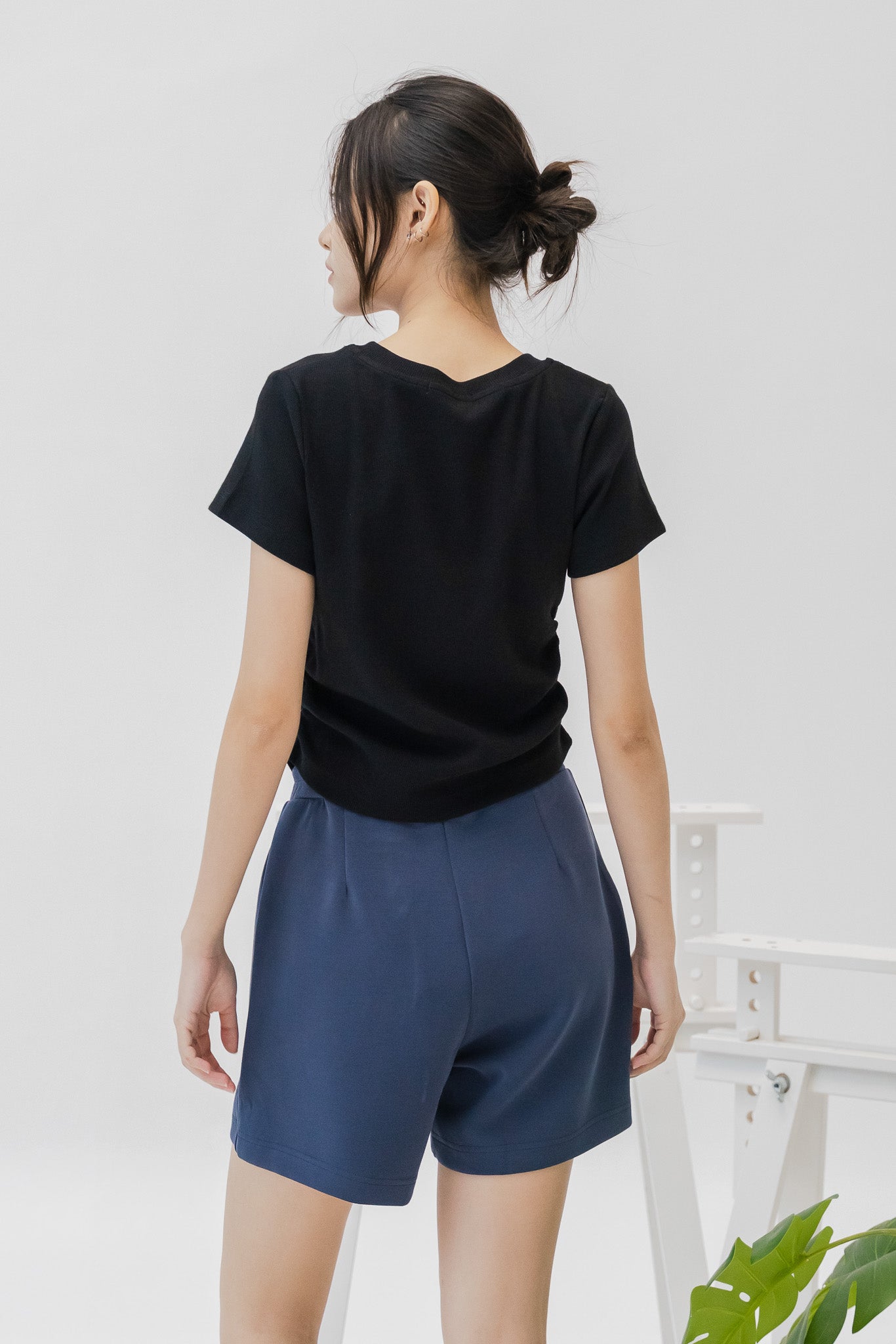 Comfy Ruched Ribbed Cropped Tee in Black