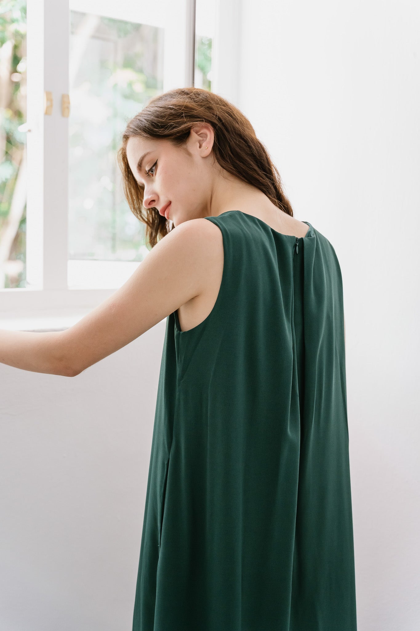 Narelle Pleat Detail Midi Dress in Forest [ONLINE ONLY]