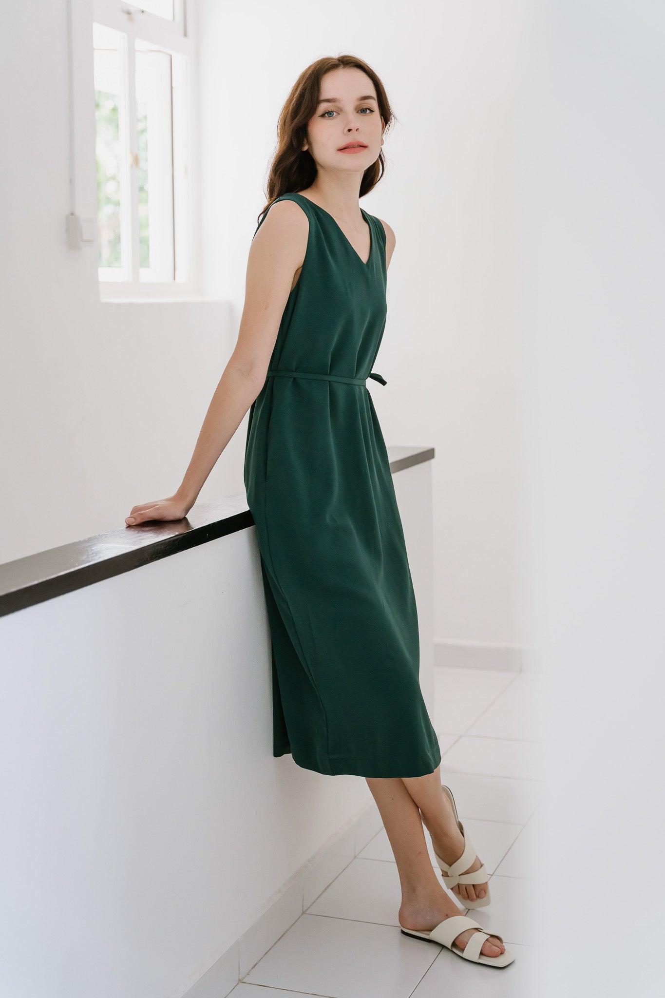 Narelle Pleat Detail Midi Dress in Forest [ONLINE ONLY]