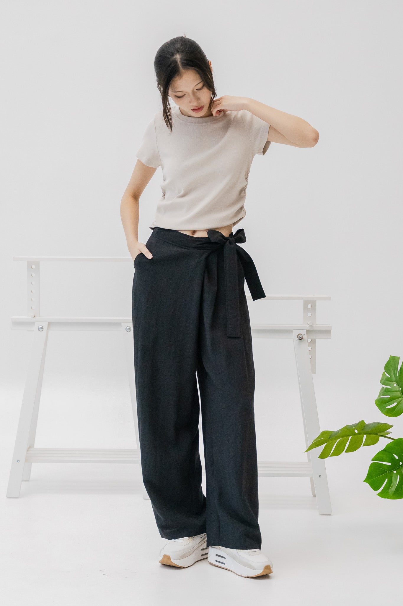 Yuna Knot Tie Pants in Black