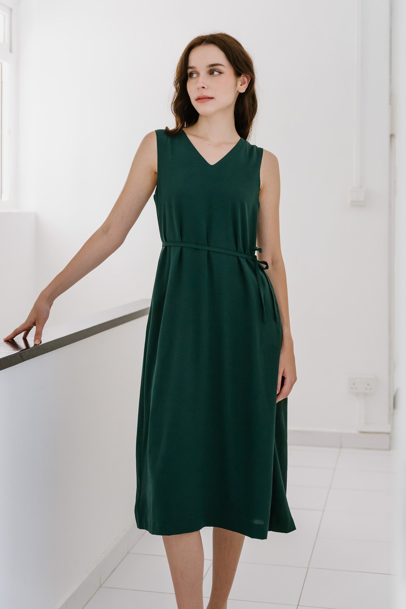 Narelle Pleat Detail Midi Dress in Forest [ONLINE ONLY]
