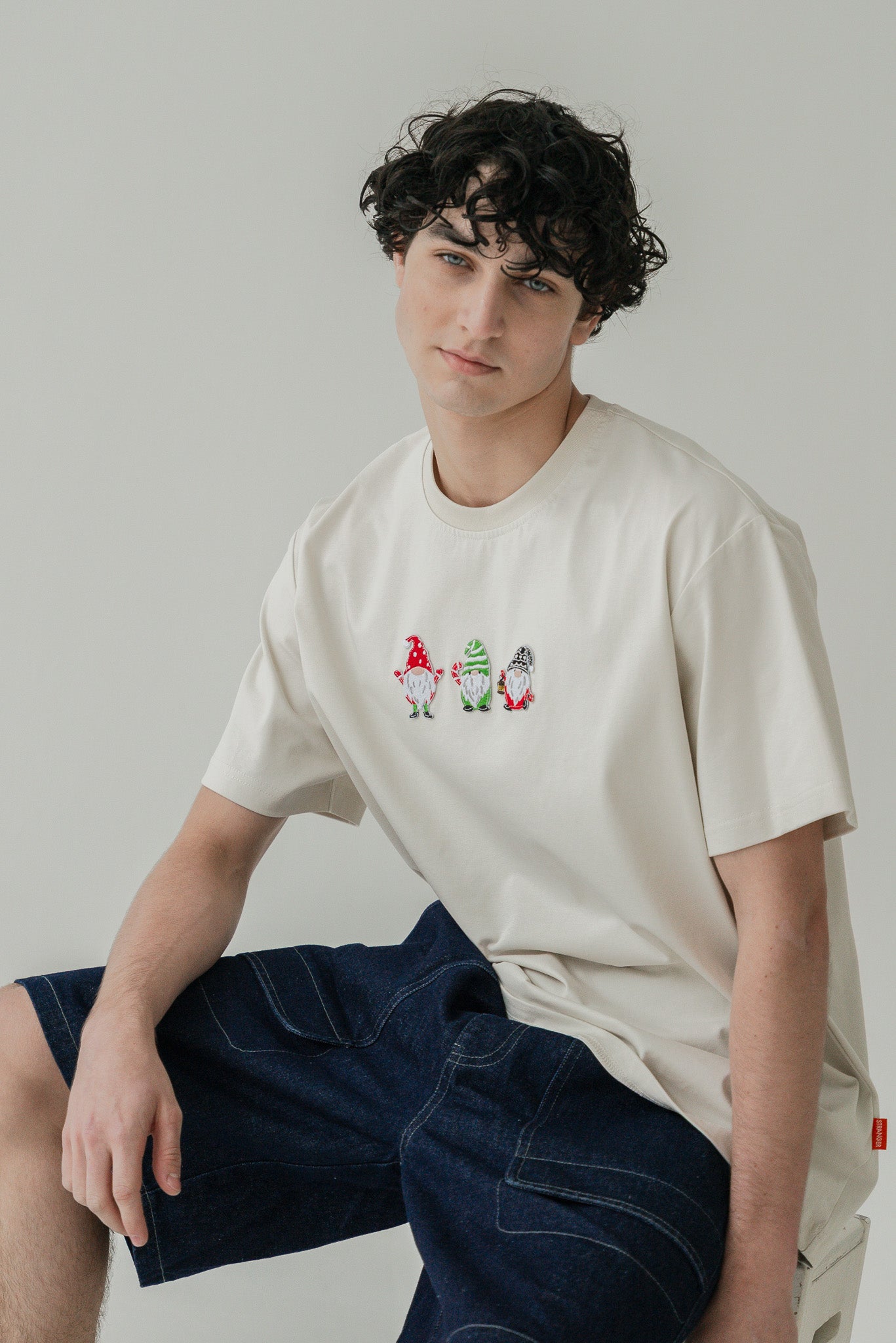 Holly Jolly Men's Tee in Cream