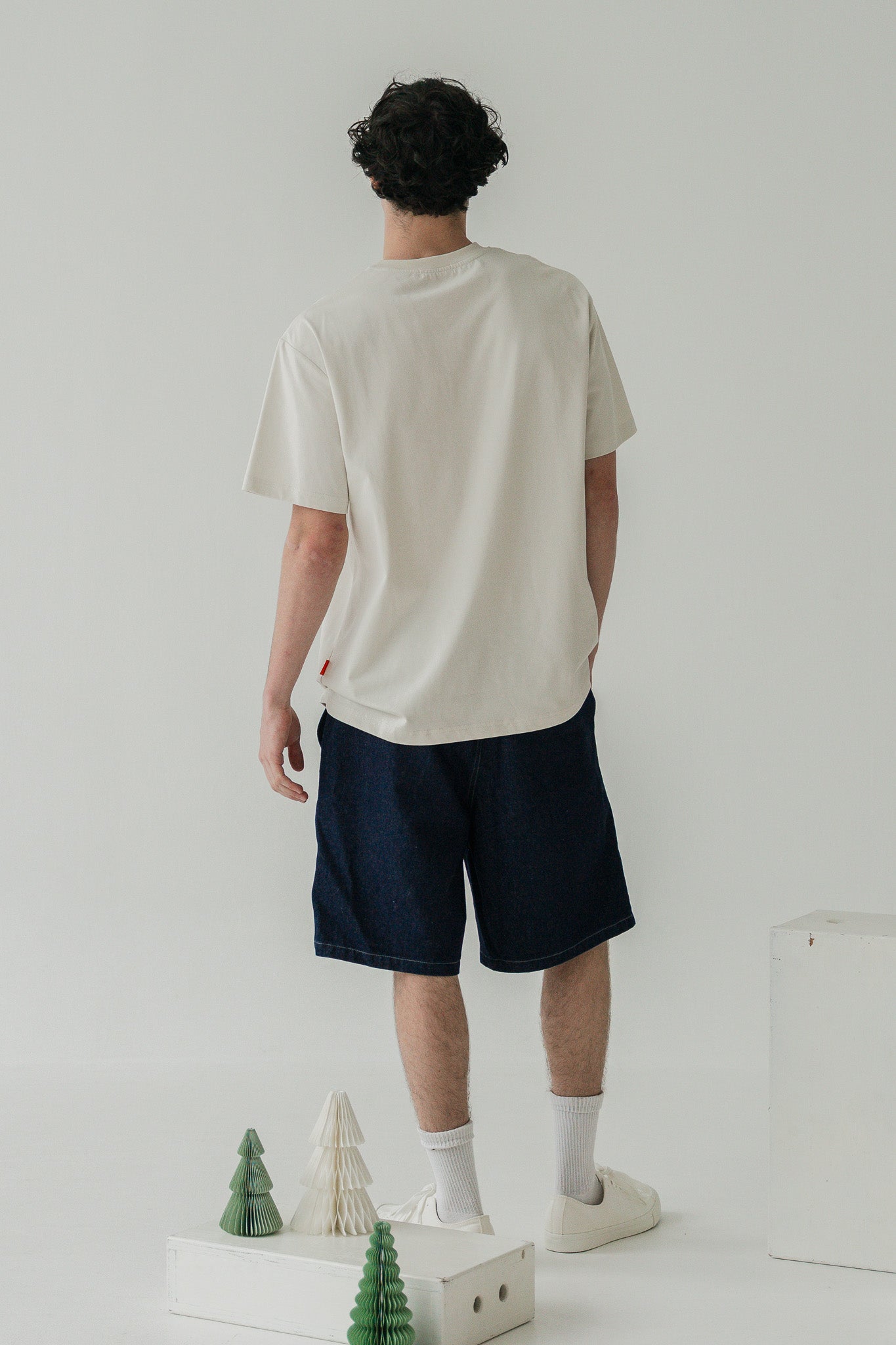 Holly Jolly Men's Tee in Cream