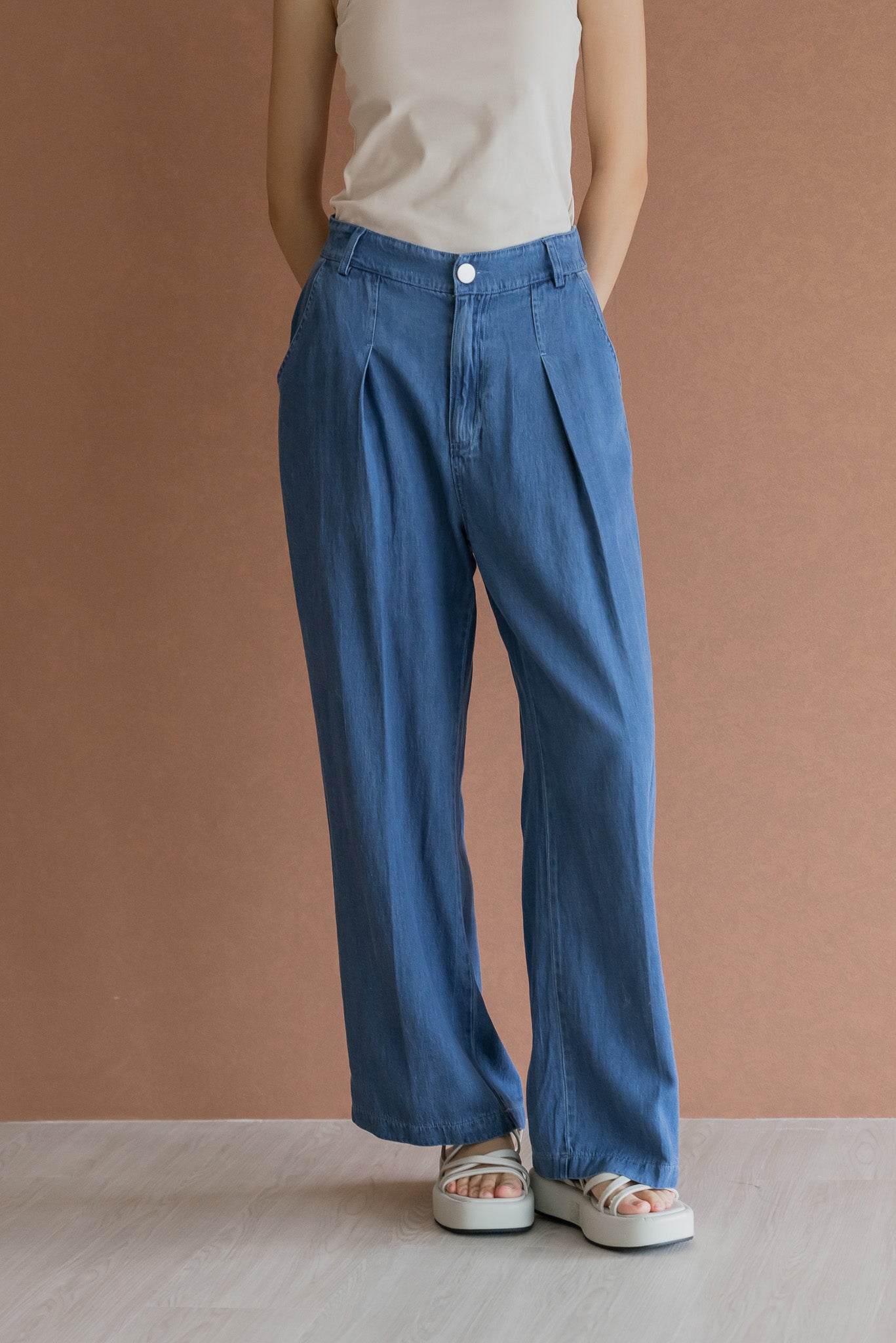 Yuki Tencel Denim Long Pants in Light Wash
