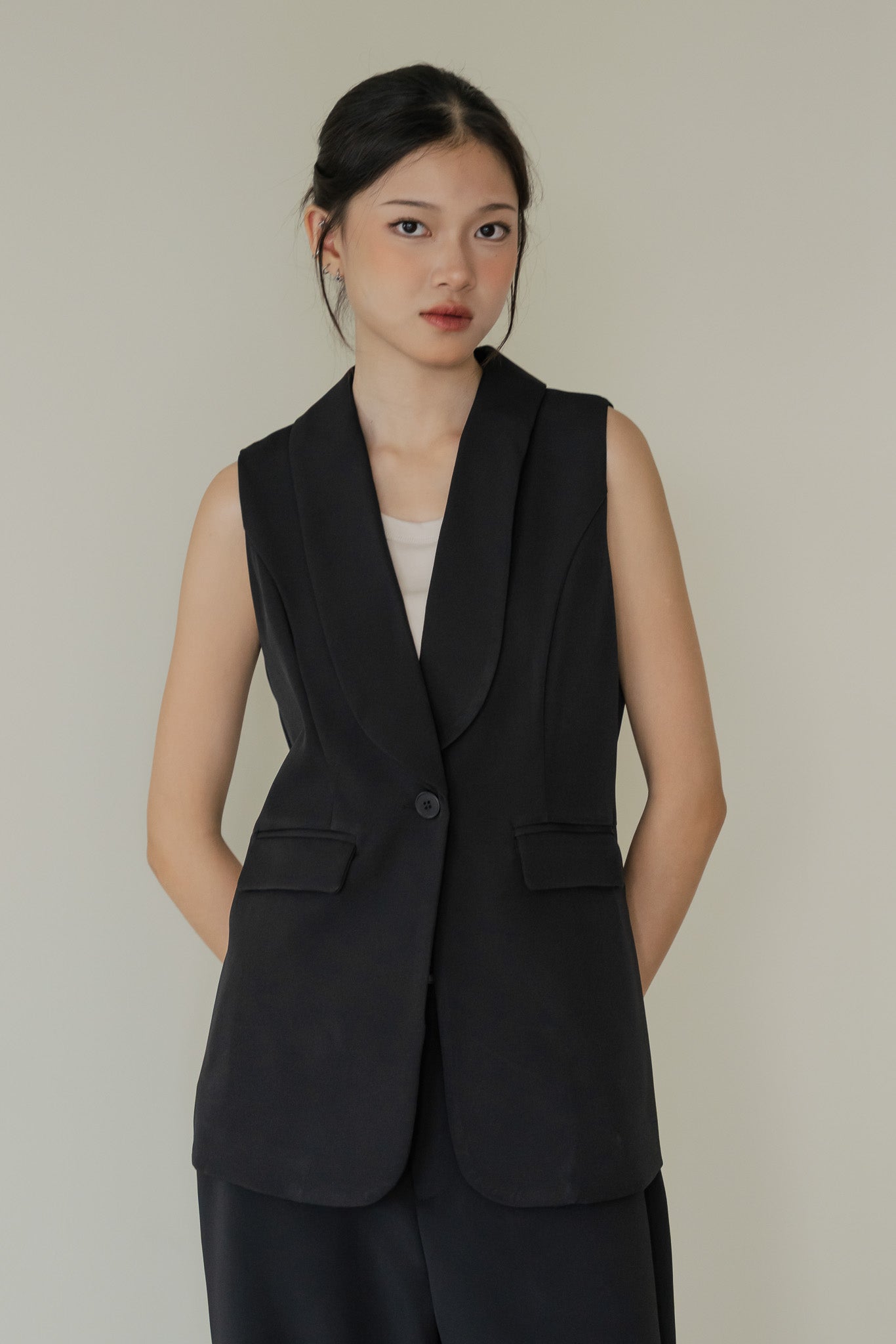 Amaya Vest in Black
