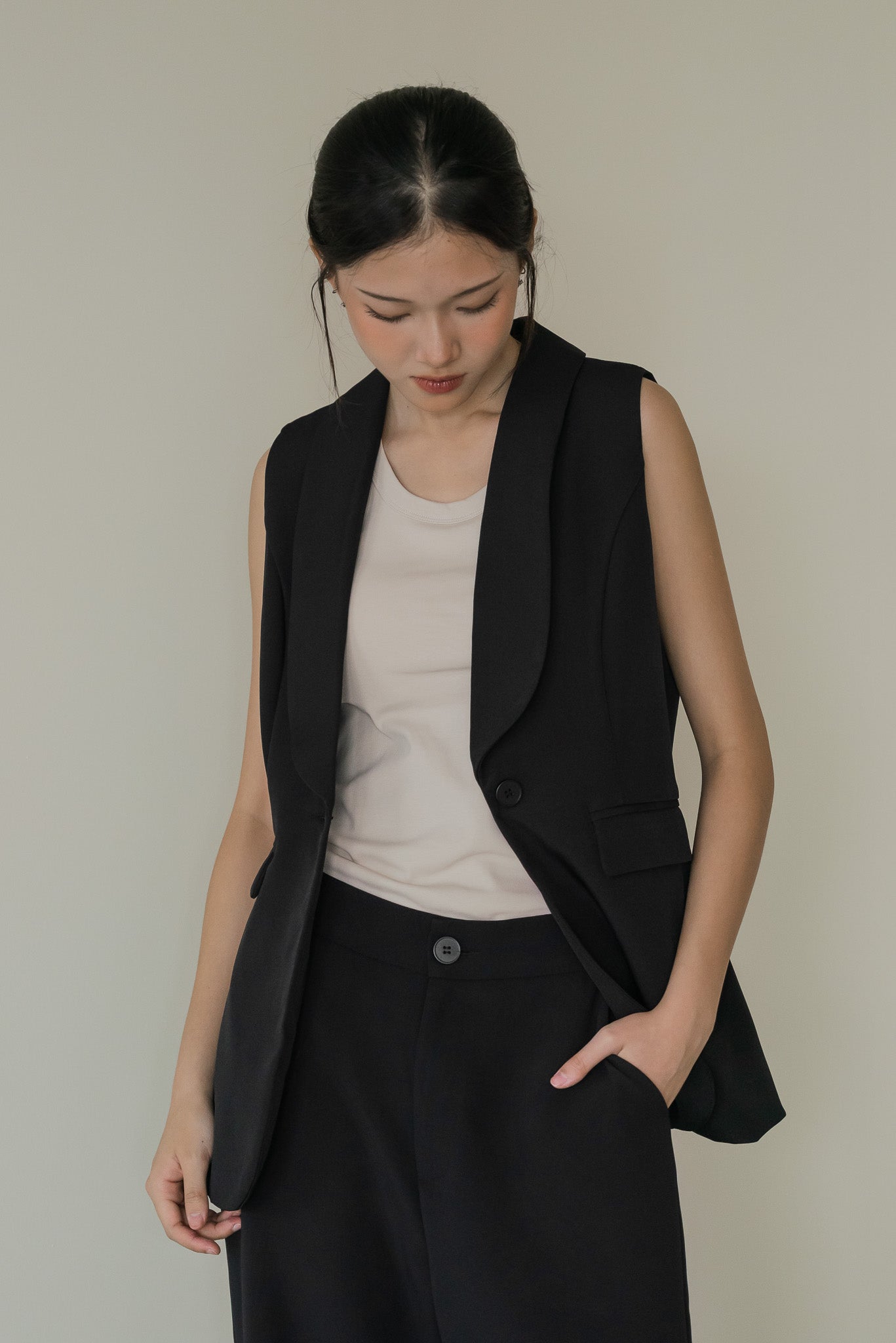 Amaya Vest in Black