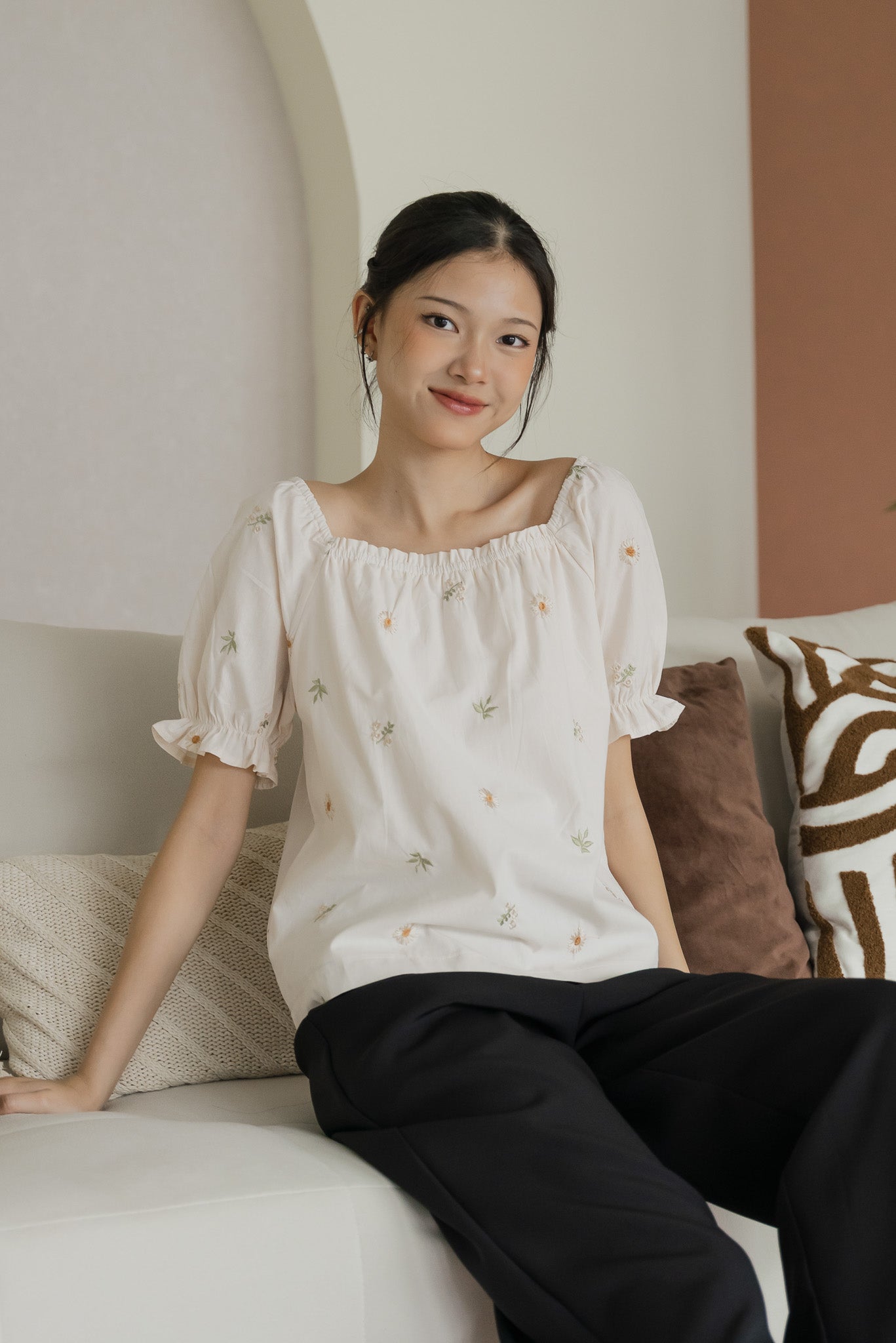 Carly Floral Embroidery Blouse in Cream