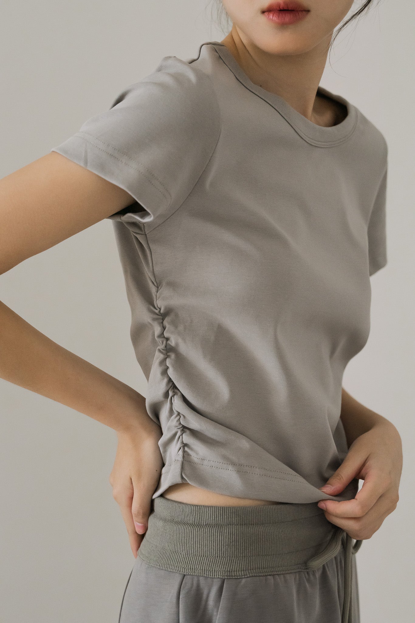 Comfy Side Ruched Tee in Khaki