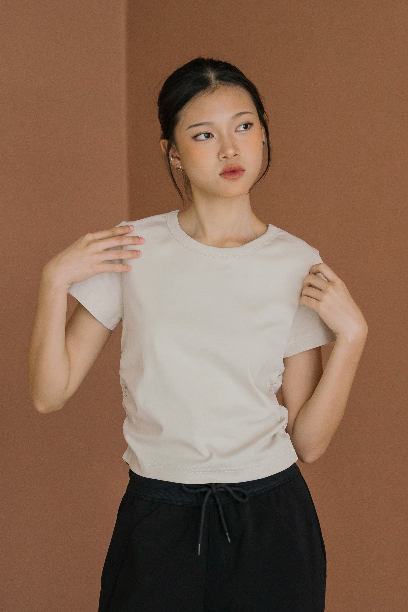 Comfy Side Ruched Tee in Beige