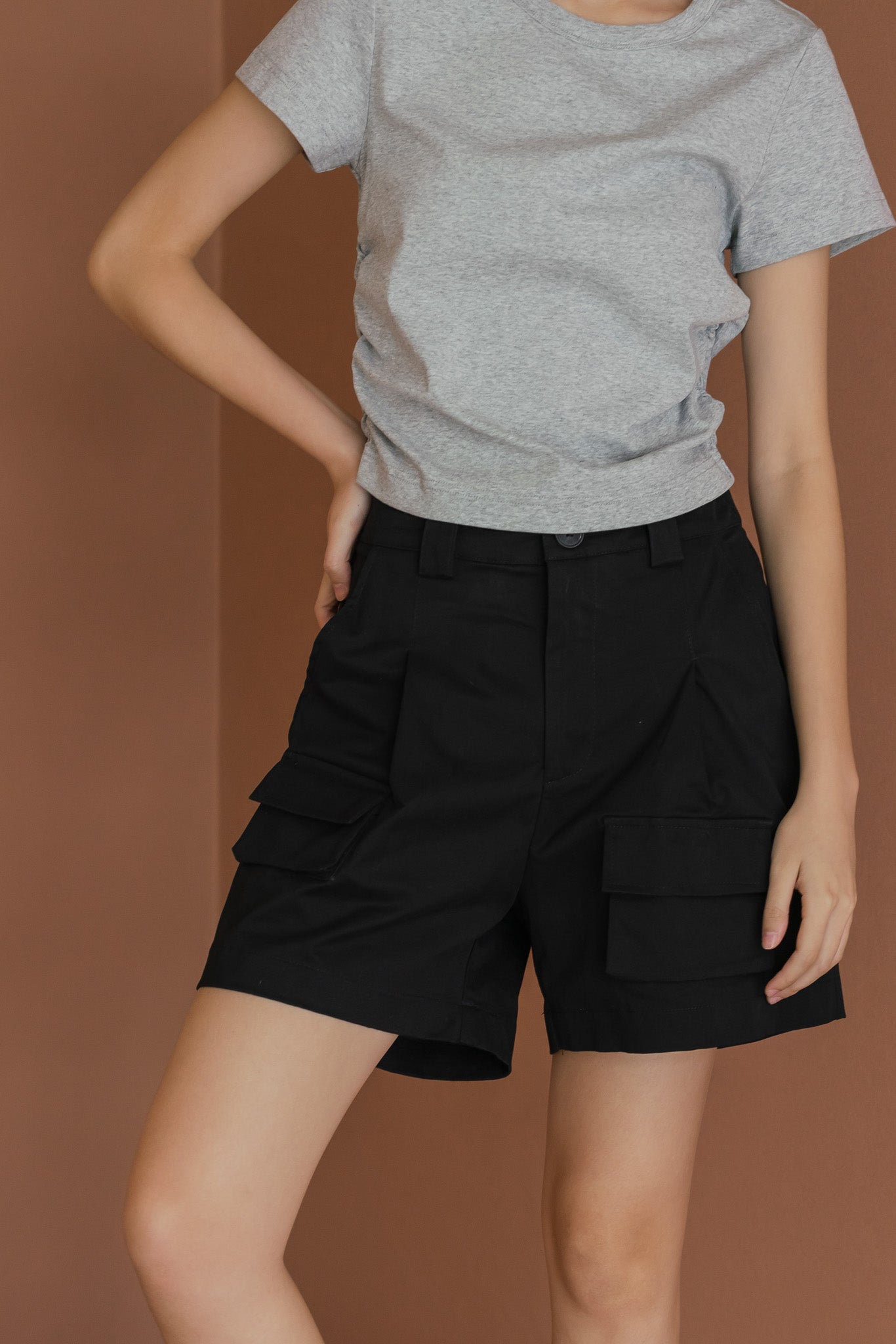 Cargo Twill Shorts in Black