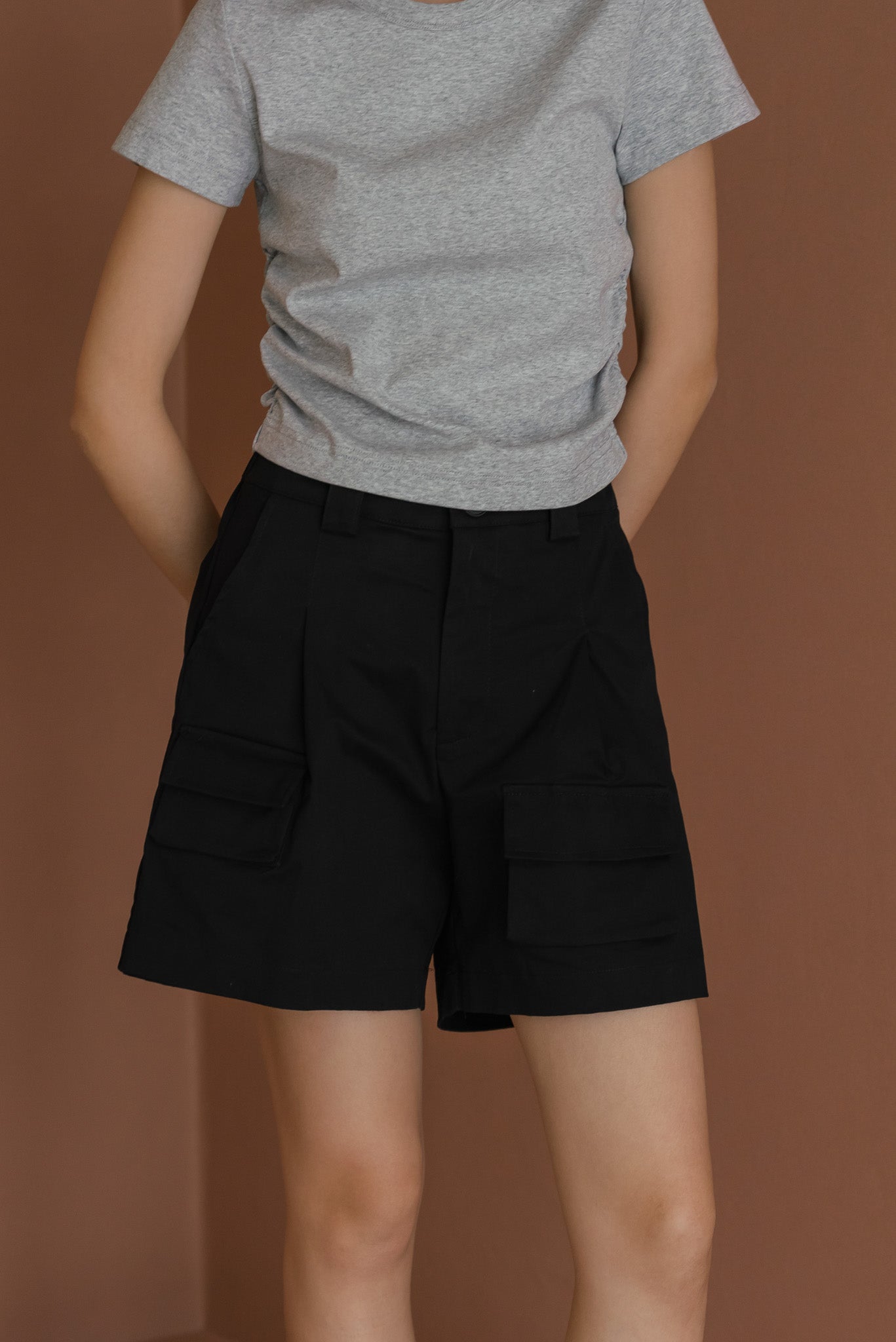 Cargo Twill Shorts in Black