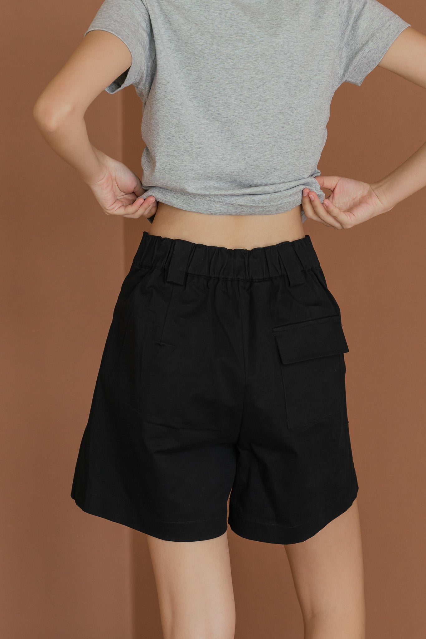 Cargo Twill Shorts in Black