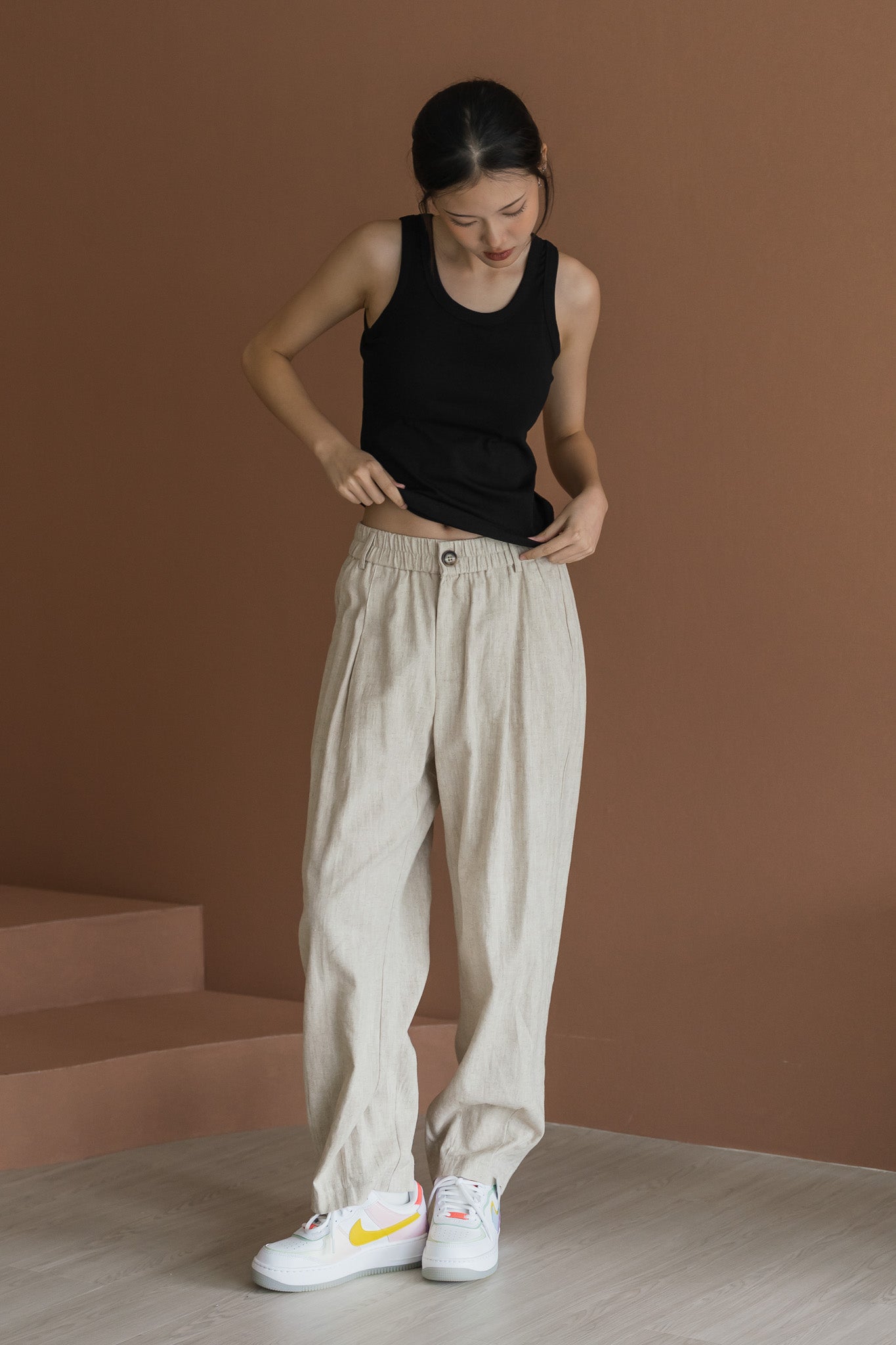 Barrel Cut Linen Pants in Natural