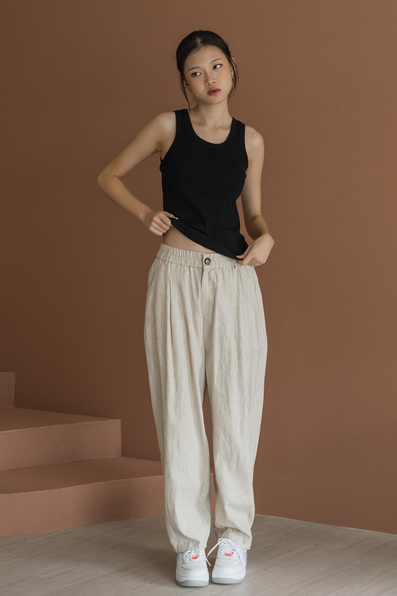 Barrel Cut Linen Pants in Natural