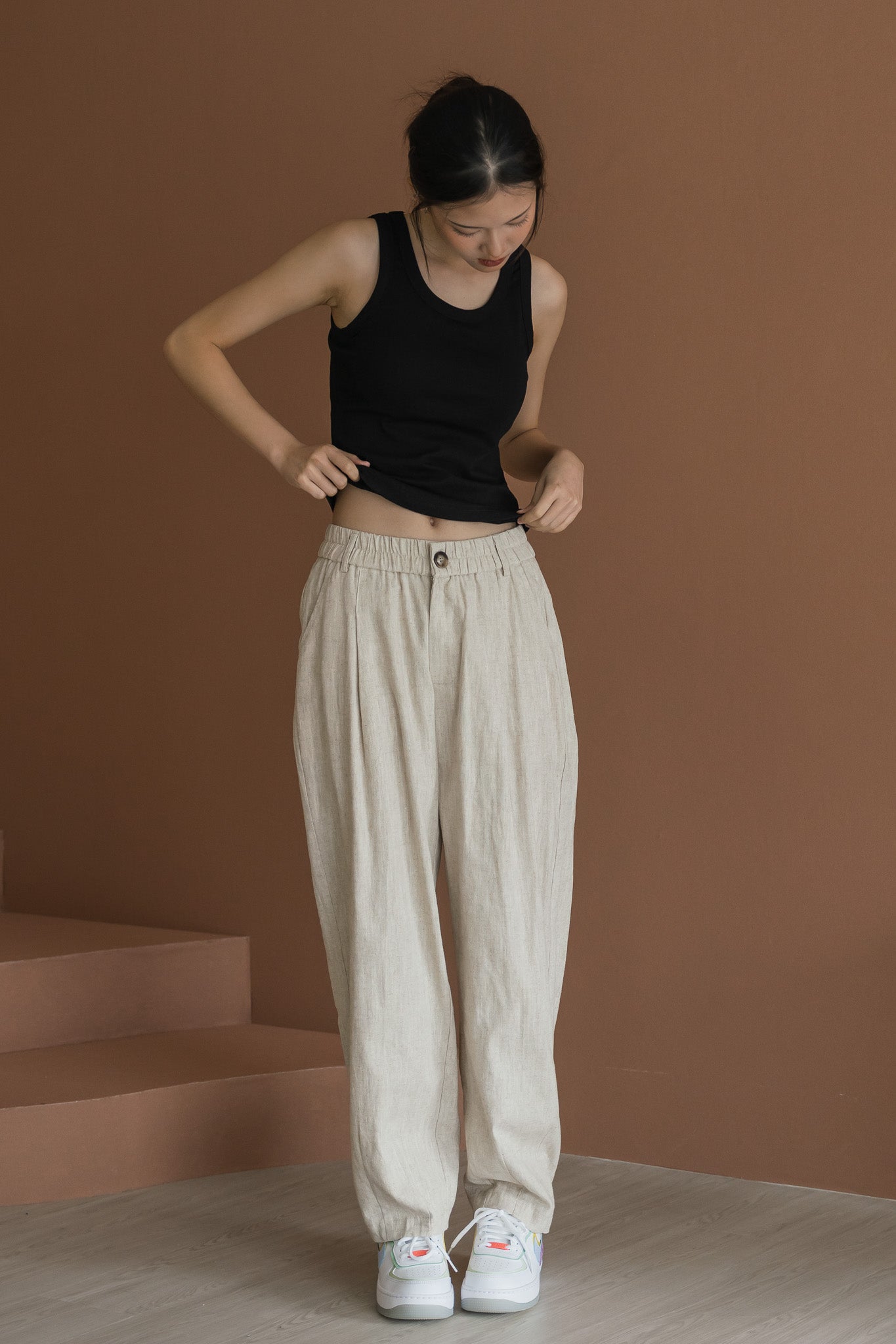 Barrel Cut Linen Pants in Natural