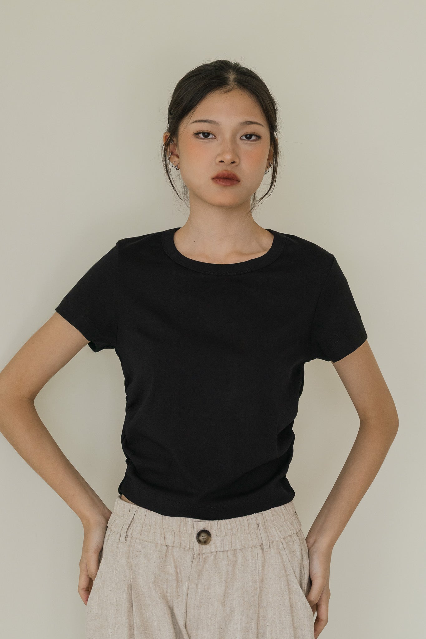 Comfy Side Ruched Tee in Black