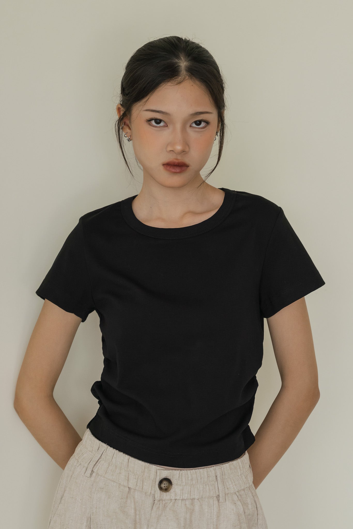 Comfy Side Ruched Tee in Black
